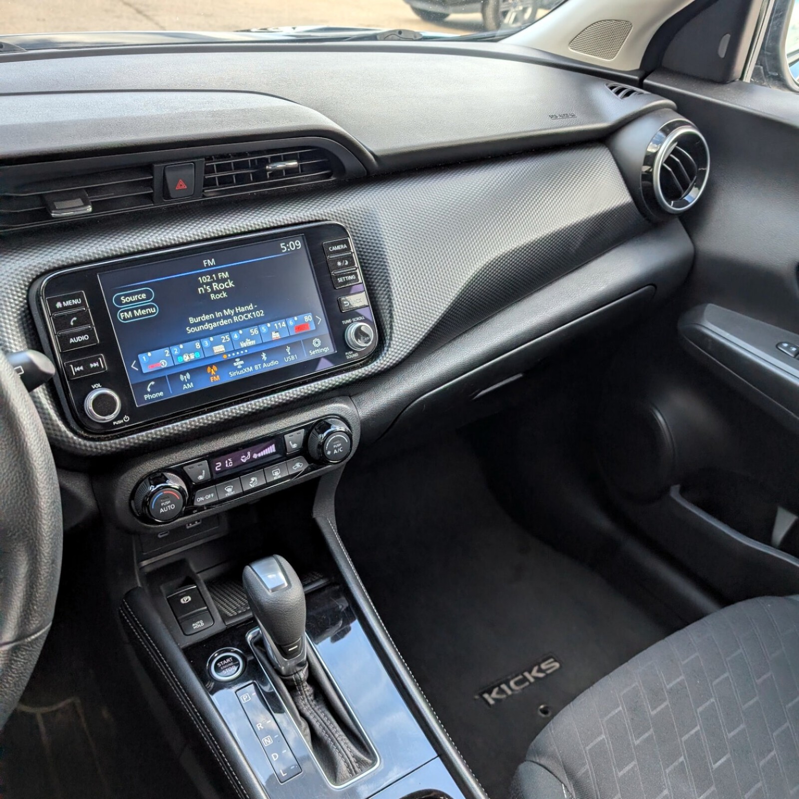 2024 Nissan Kicks — photo 18