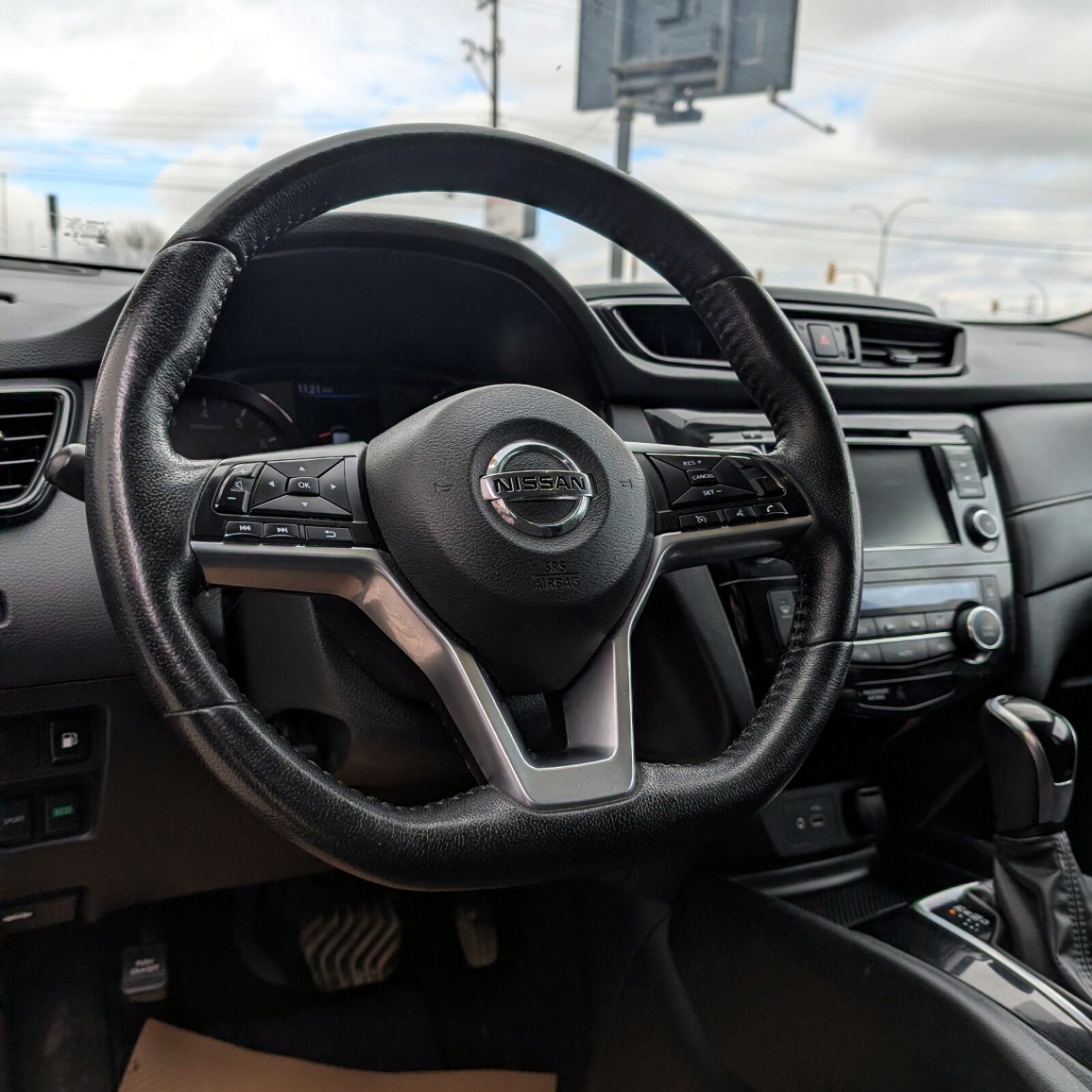 2020 Nissan Rogue — photo 15