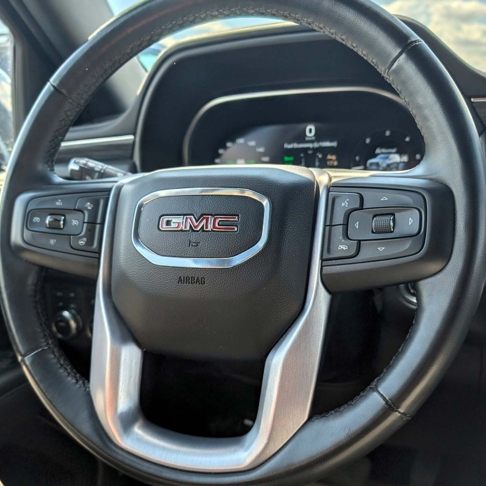 2023 GMC Yukon — photo 14
