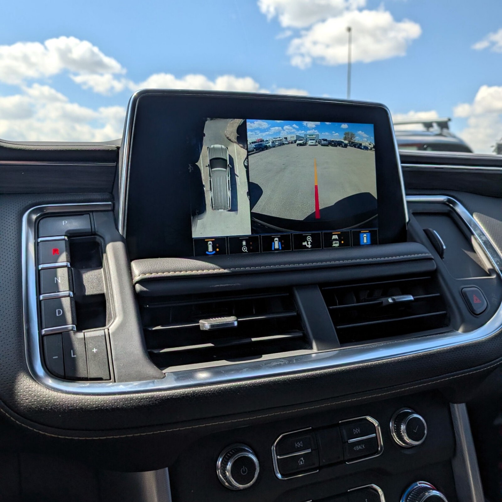 2023 GMC Yukon — photo 11