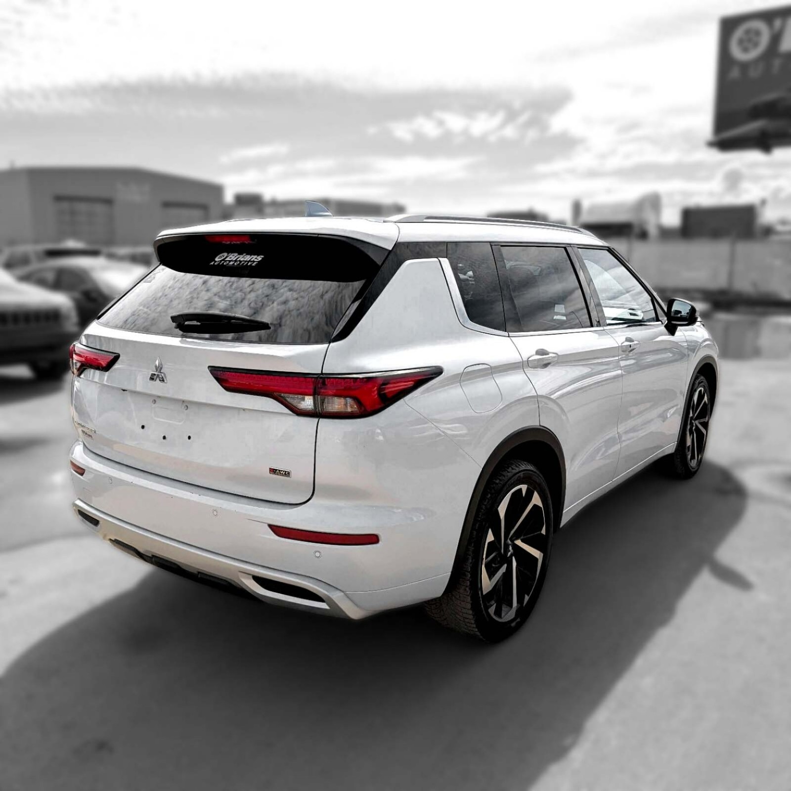 2023 Mitsubishi Outlander — photo 8