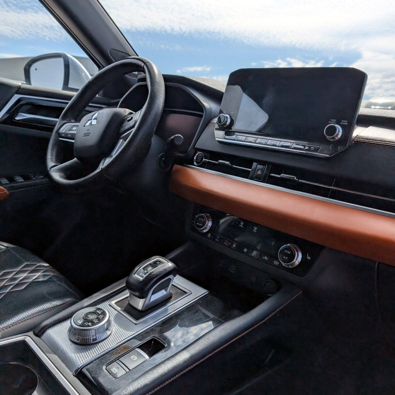 2023 Mitsubishi Outlander — photo 9