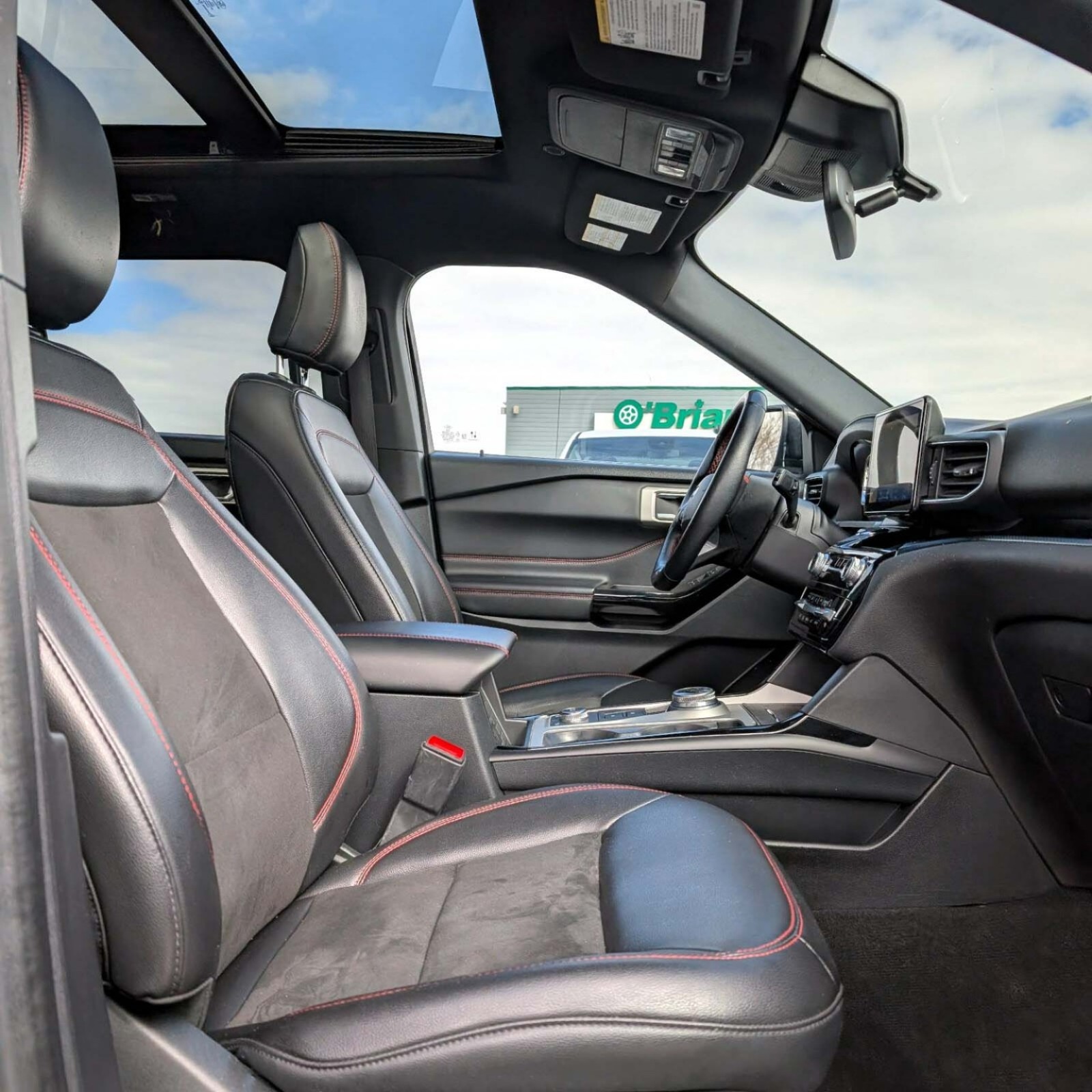 2023 Ford Explorer — photo 10
