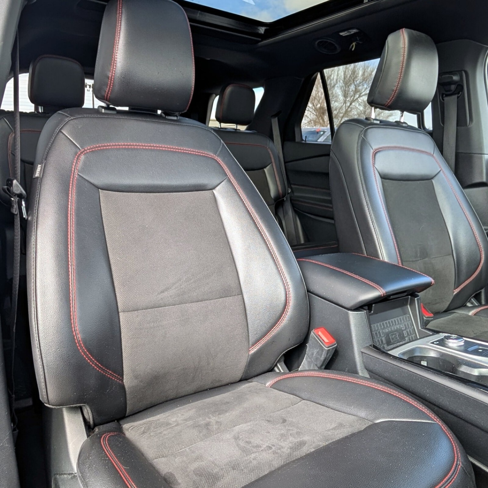 2023 Ford Explorer — photo 11
