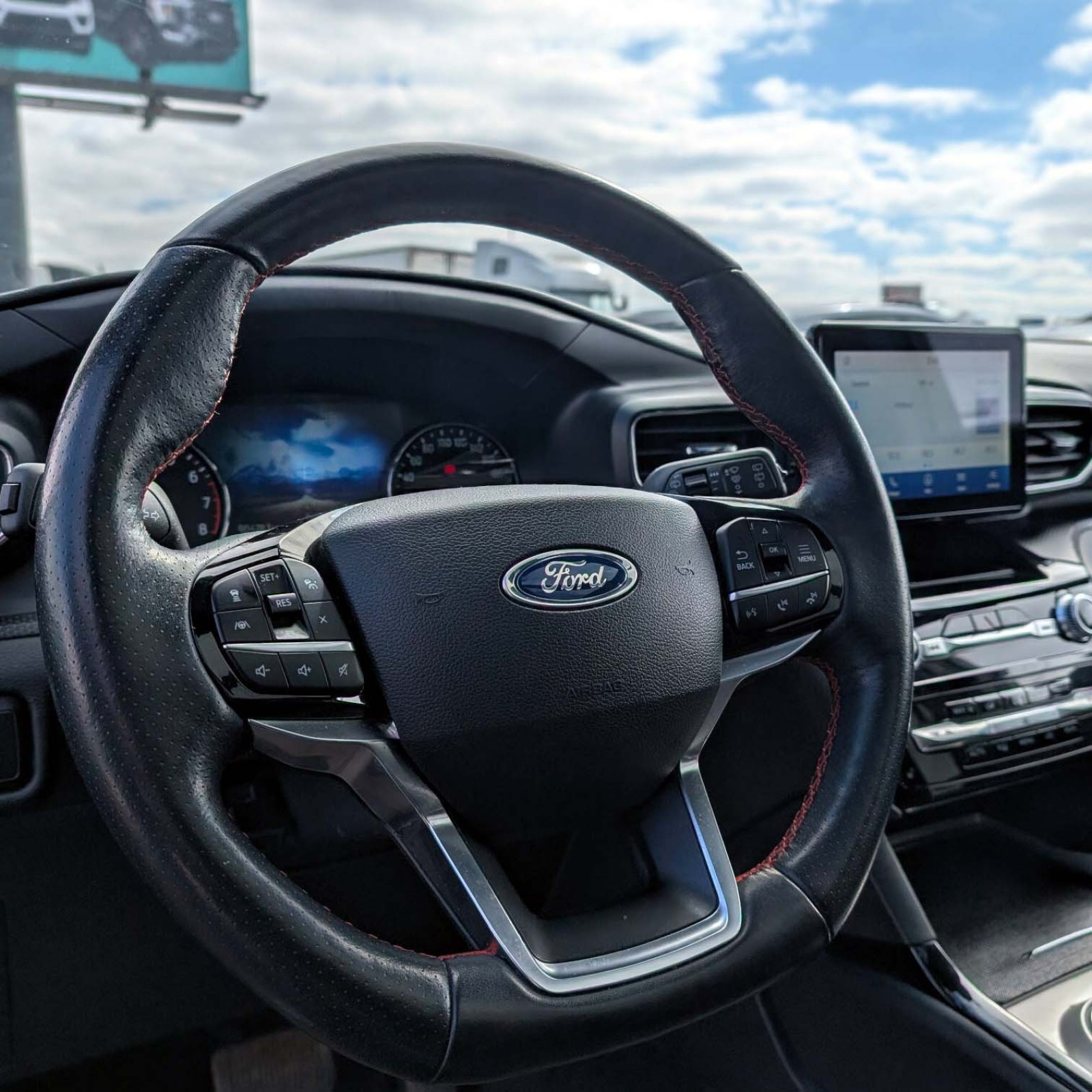 2023 Ford Explorer — photo 13