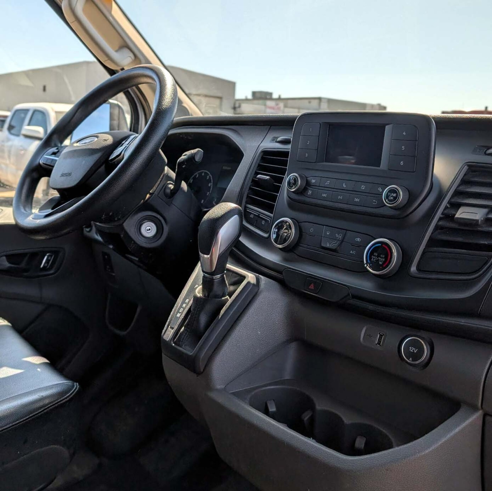 2023 Ford Transit Cargo Van — photo 11