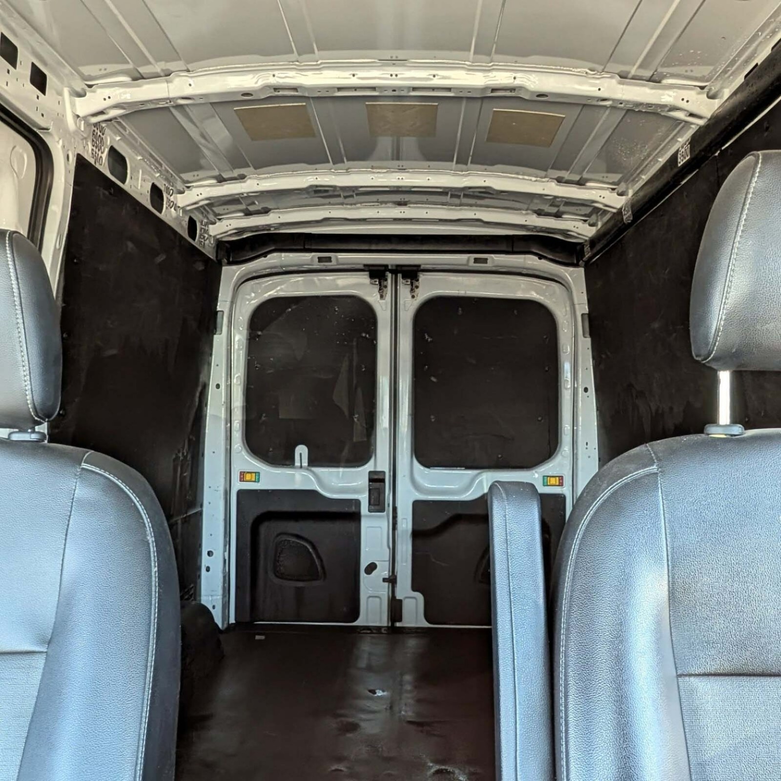 2023 Ford Transit Cargo Van — photo 18