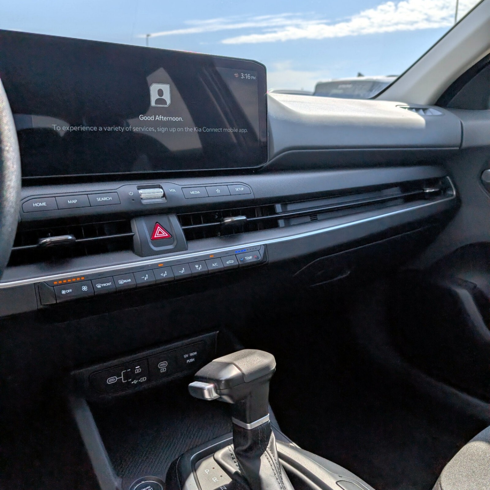 2025 Kia K4 — photo 15