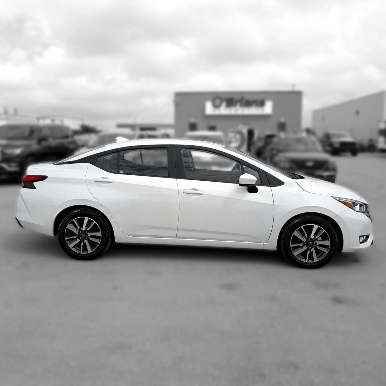 2024 Nissan Versa — photo 2