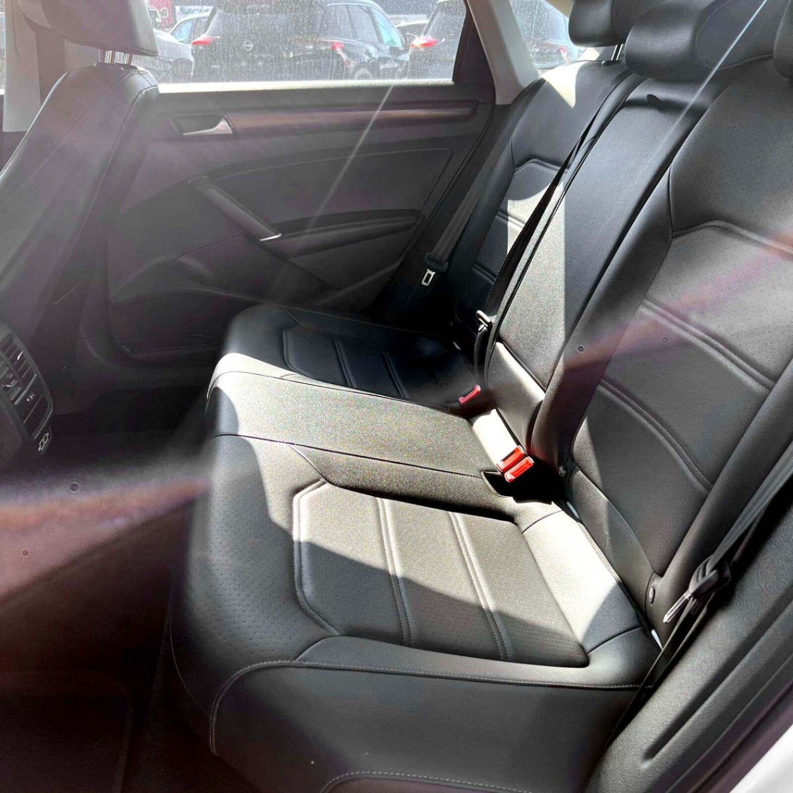 2022 Volkswagen Passat — photo 14