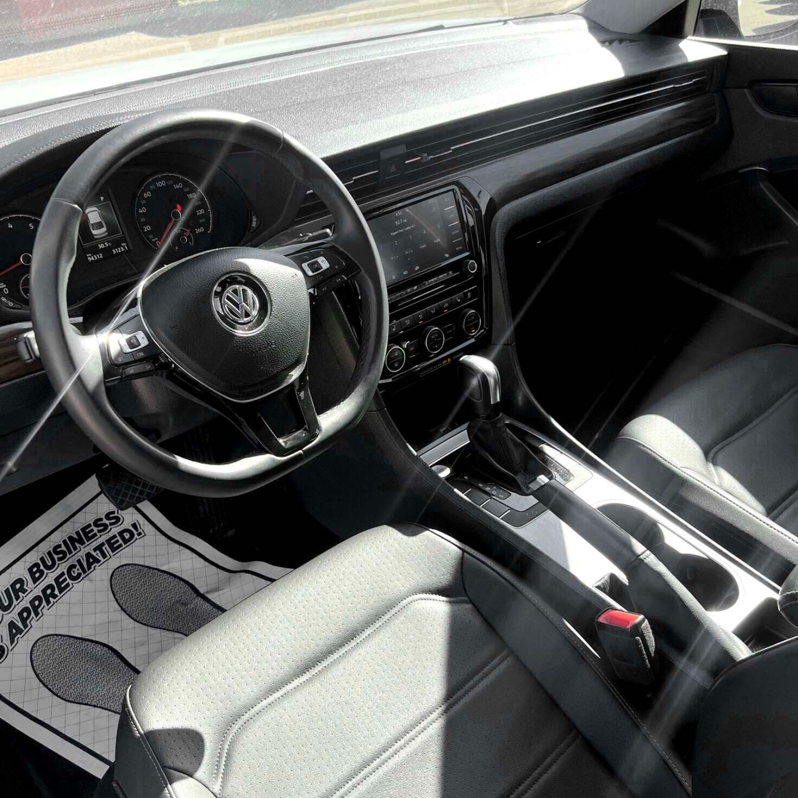 2022 Volkswagen Passat — photo 12