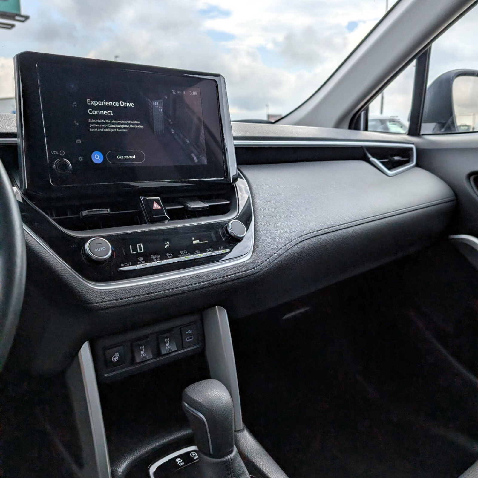 2025 Toyota Corolla Cross — photo 14