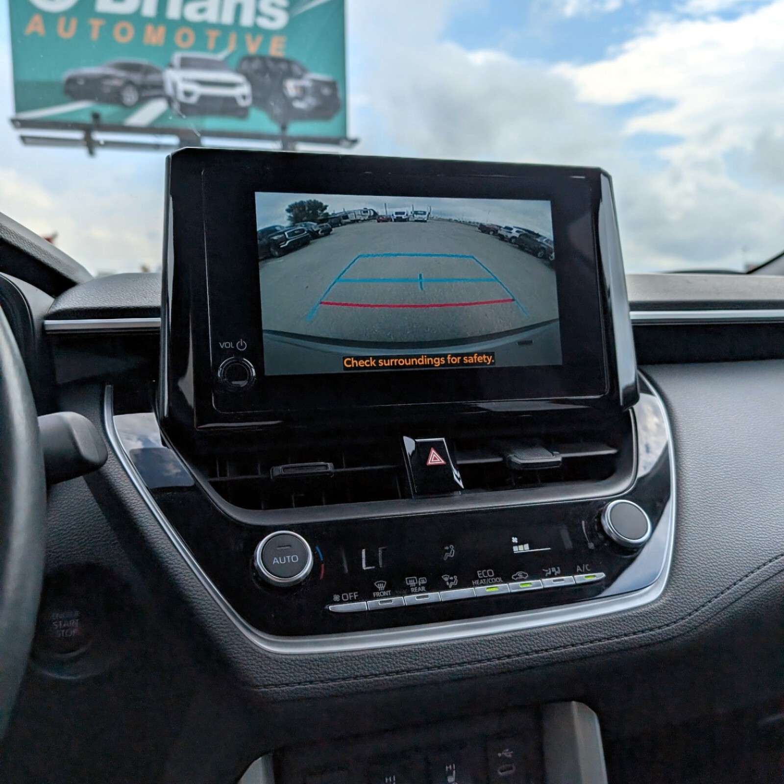2025 Toyota Corolla Cross — photo 16