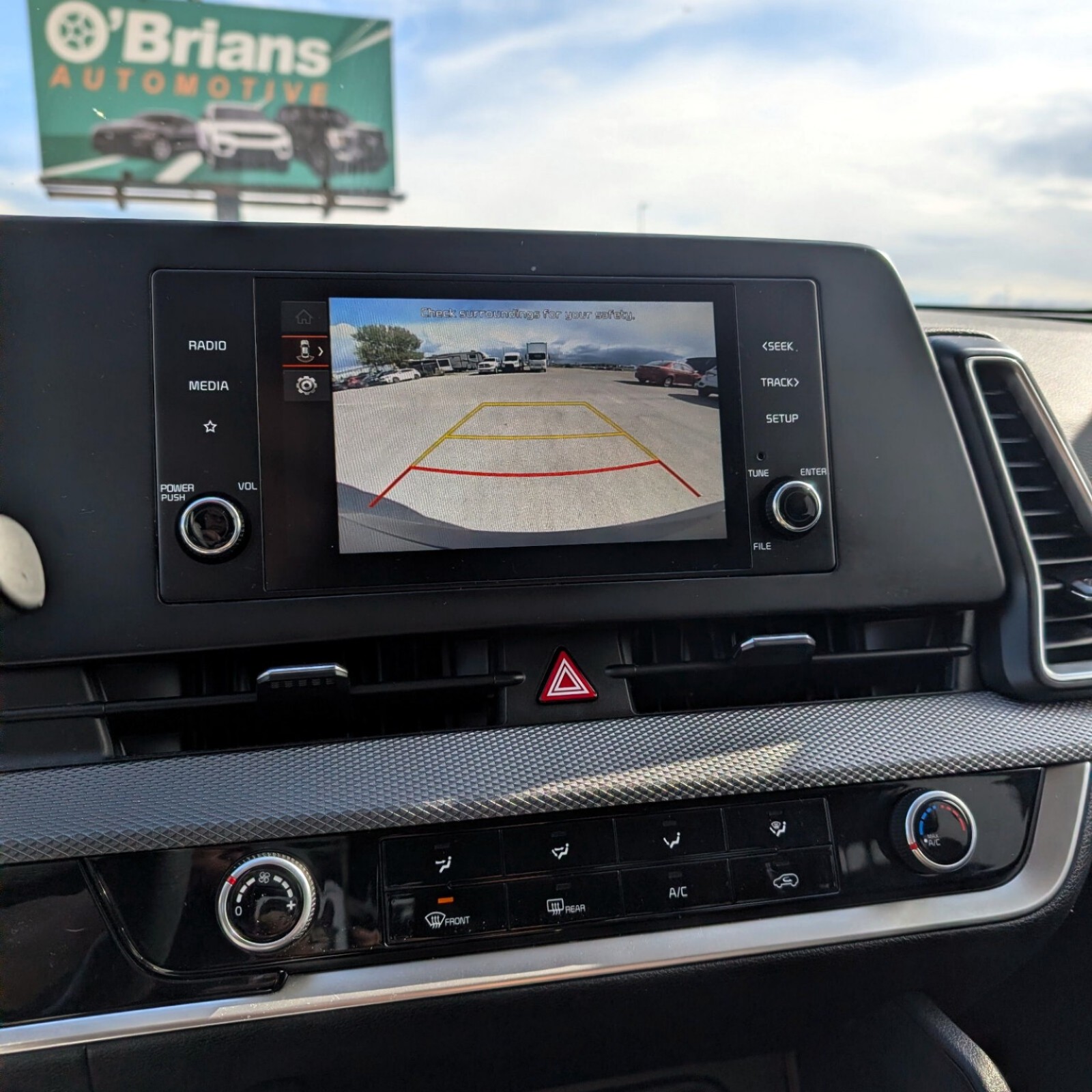 2025 Kia Sportage — photo 17