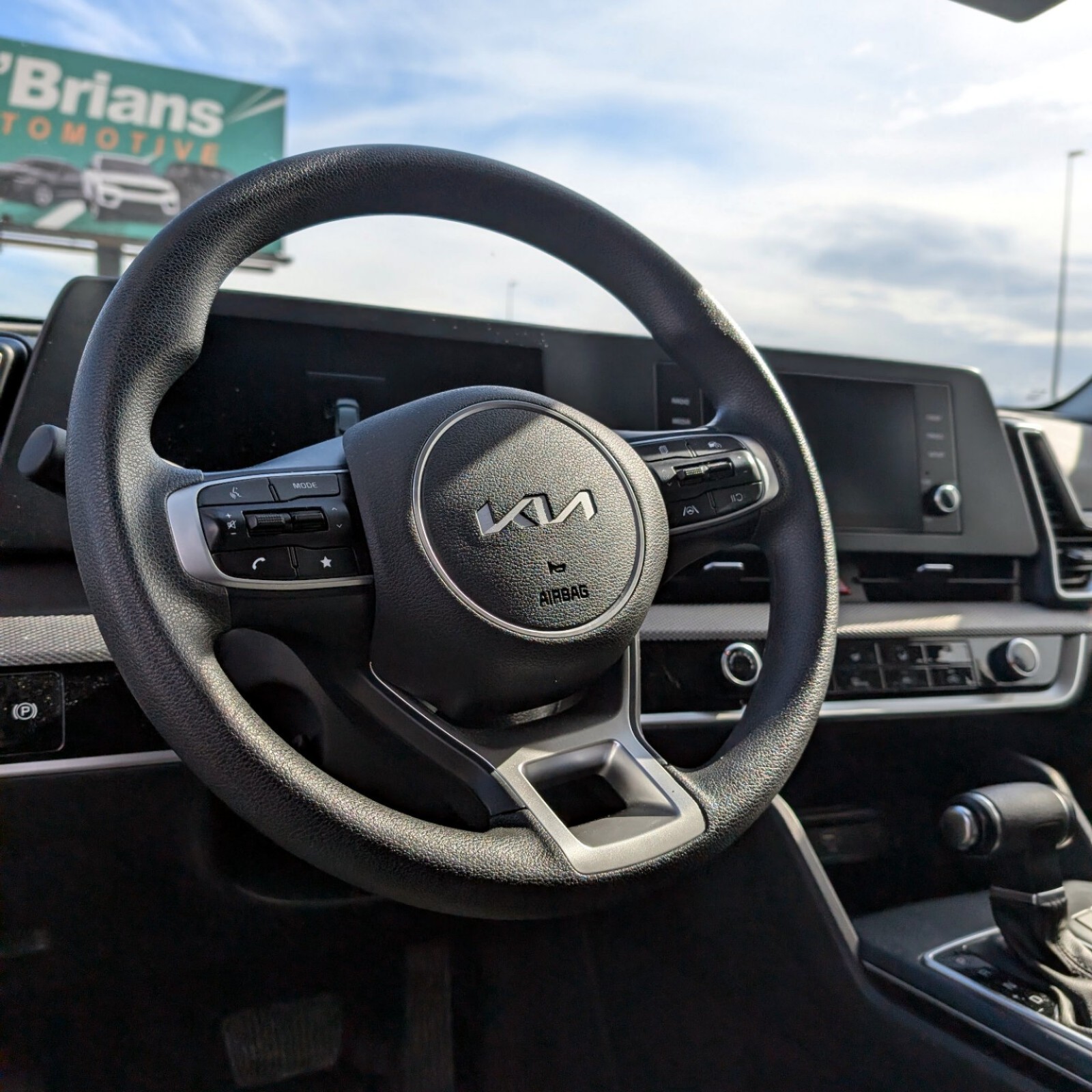 2025 Kia Sportage — photo 14