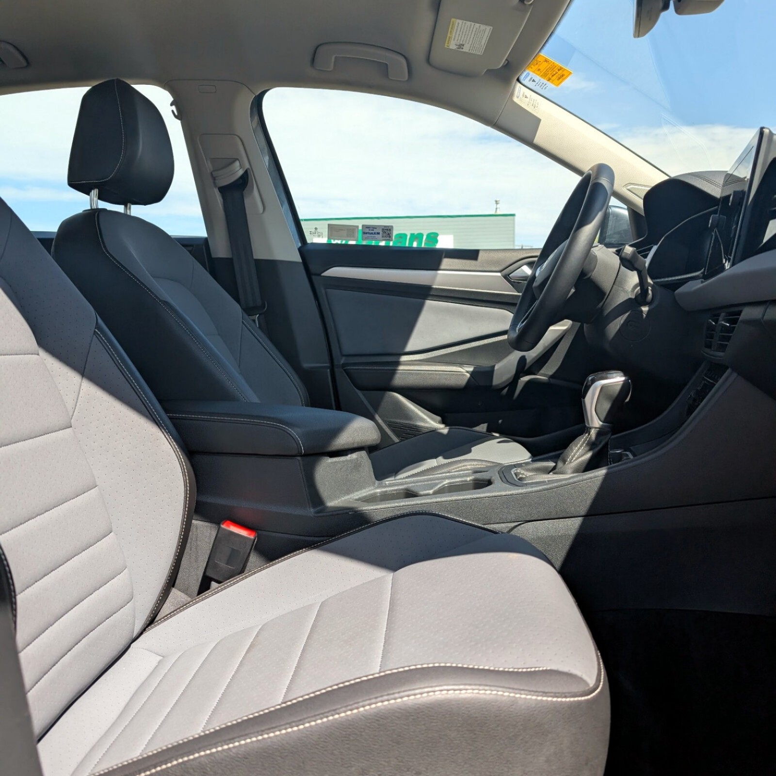2025 Volkswagen Jetta — photo 10