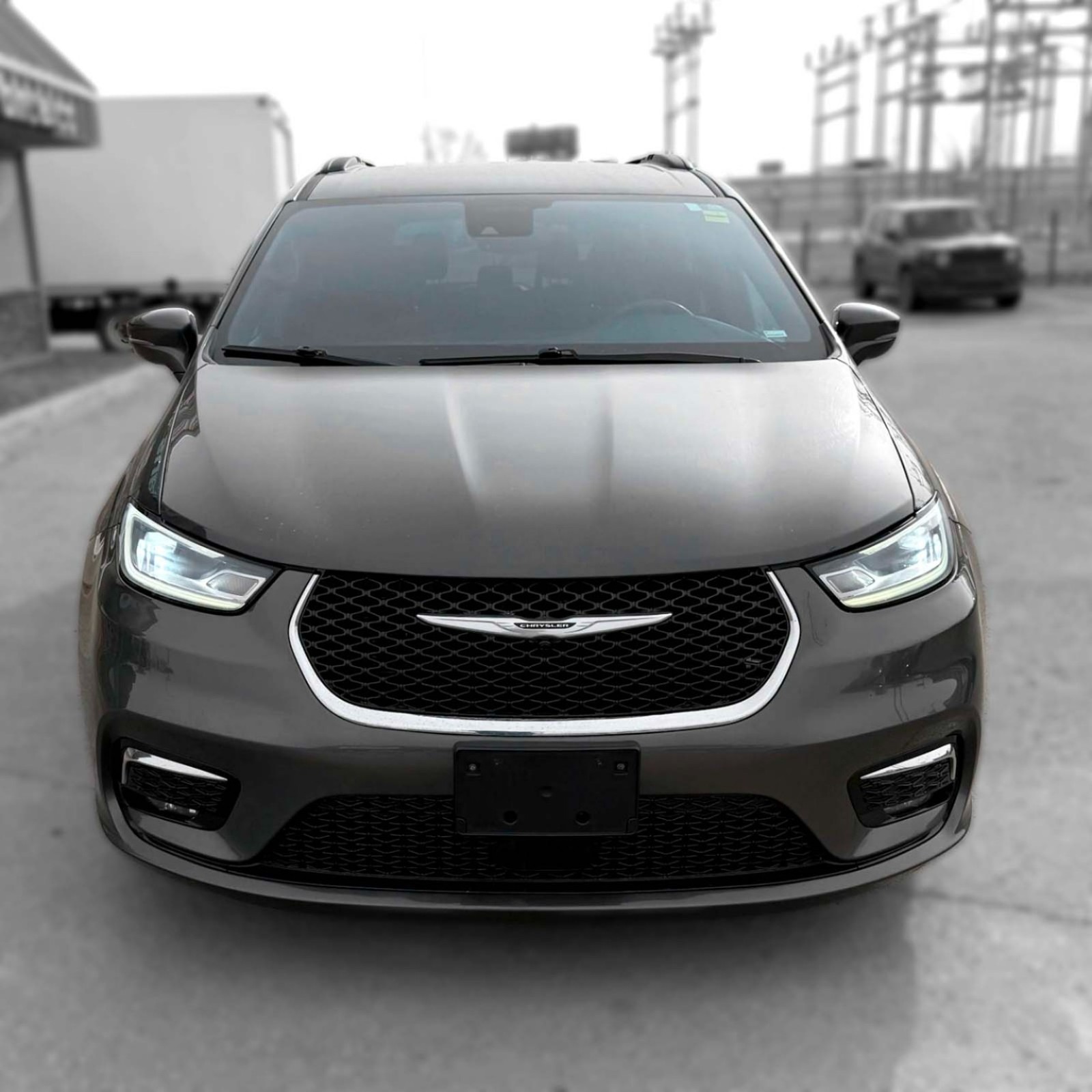 2022 Chrysler Pacifica — photo 3
