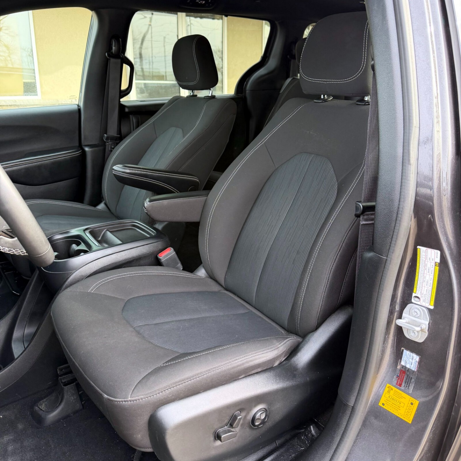 2022 Chrysler Pacifica — photo 11