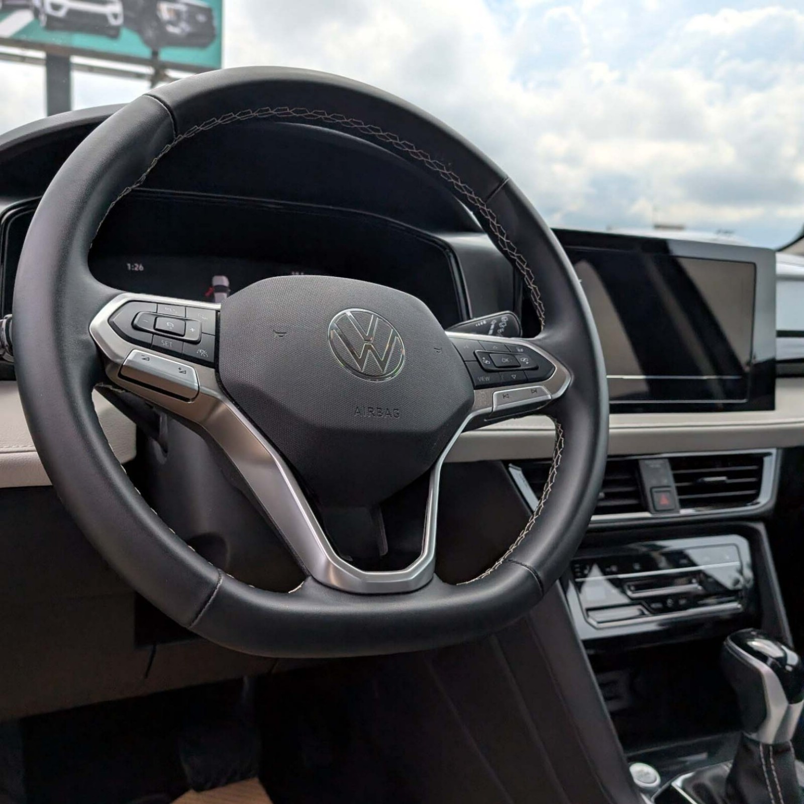 2025 Volkswagen Taos — photo 9