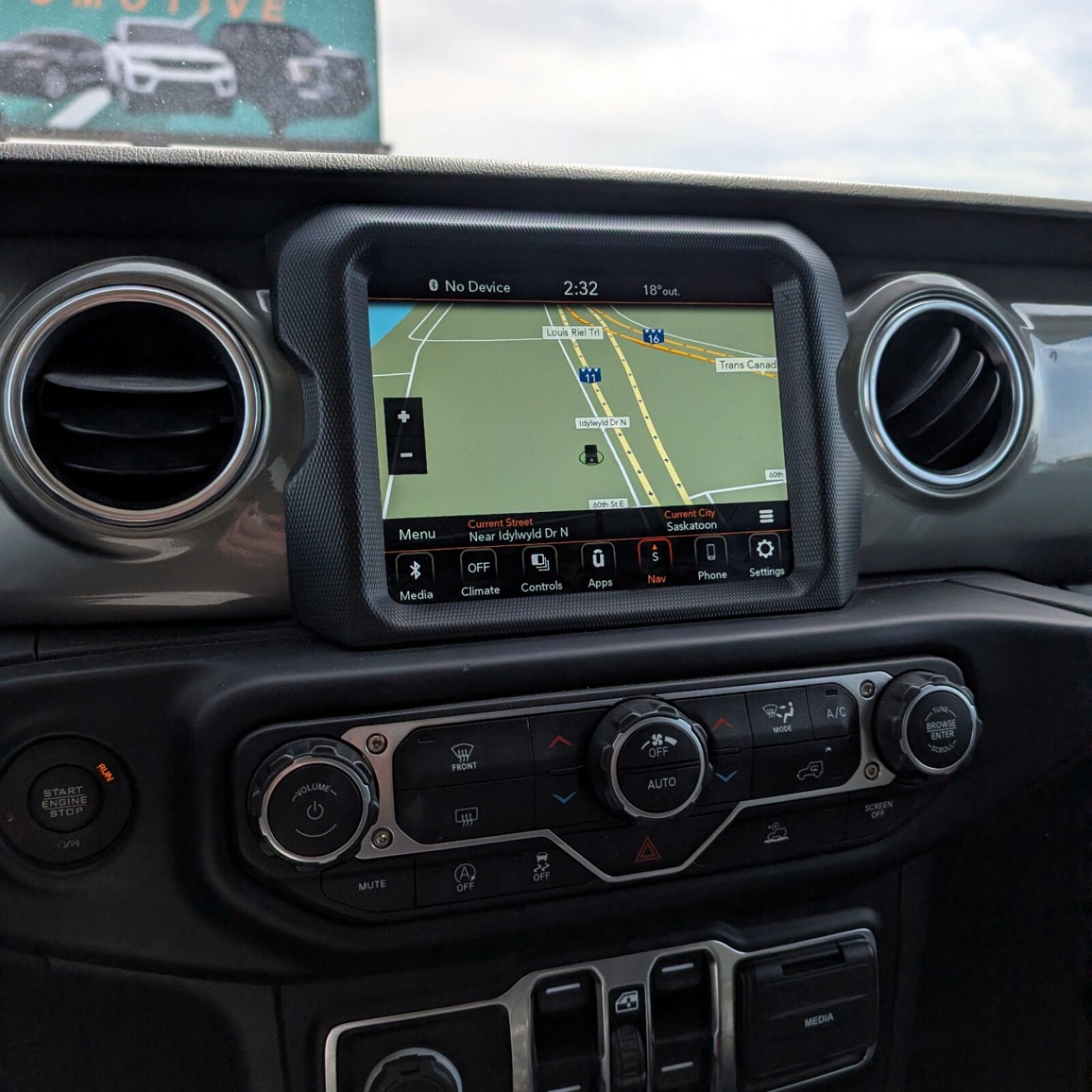 2023 Jeep Wrangler — photo 15