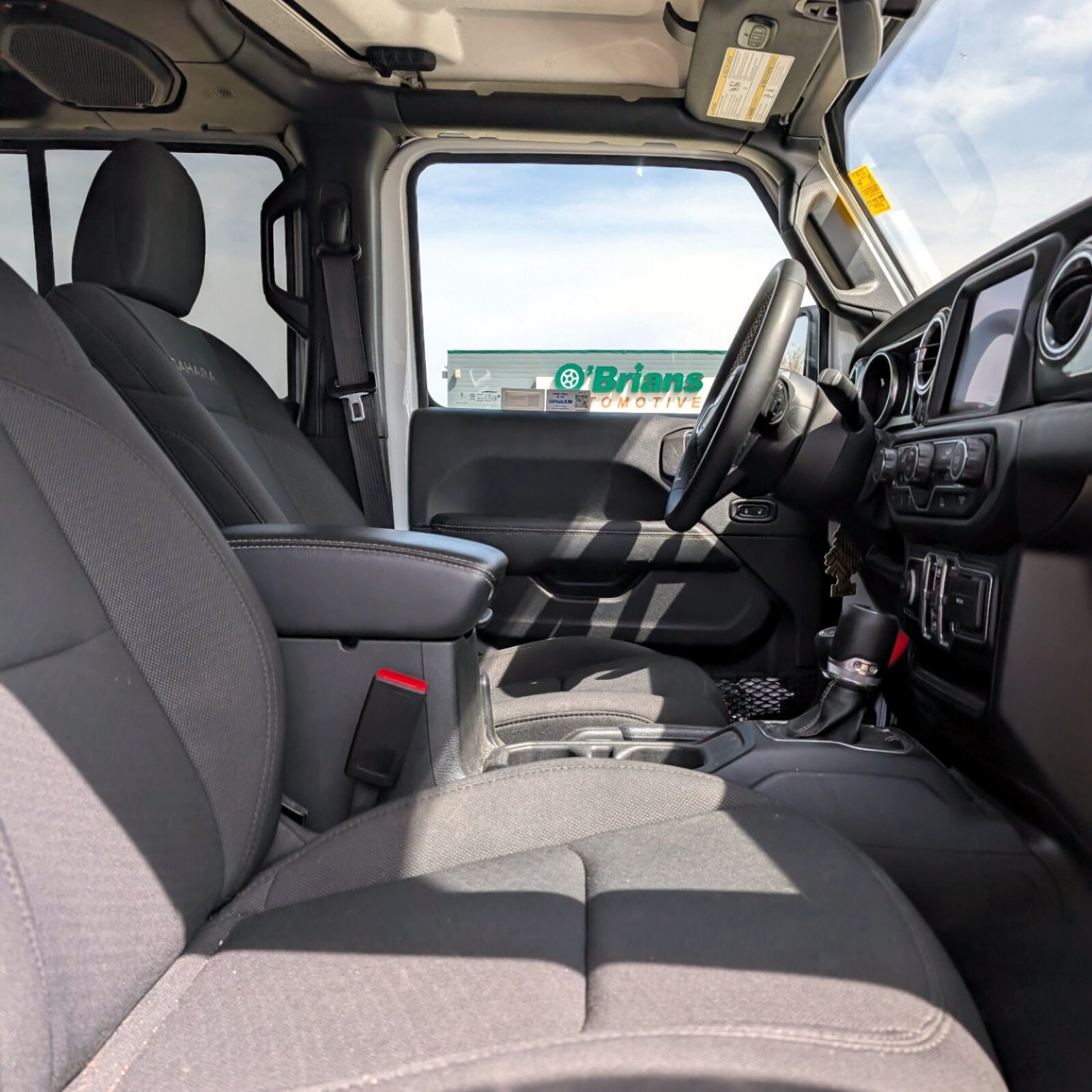2023 Jeep Wrangler — photo 10