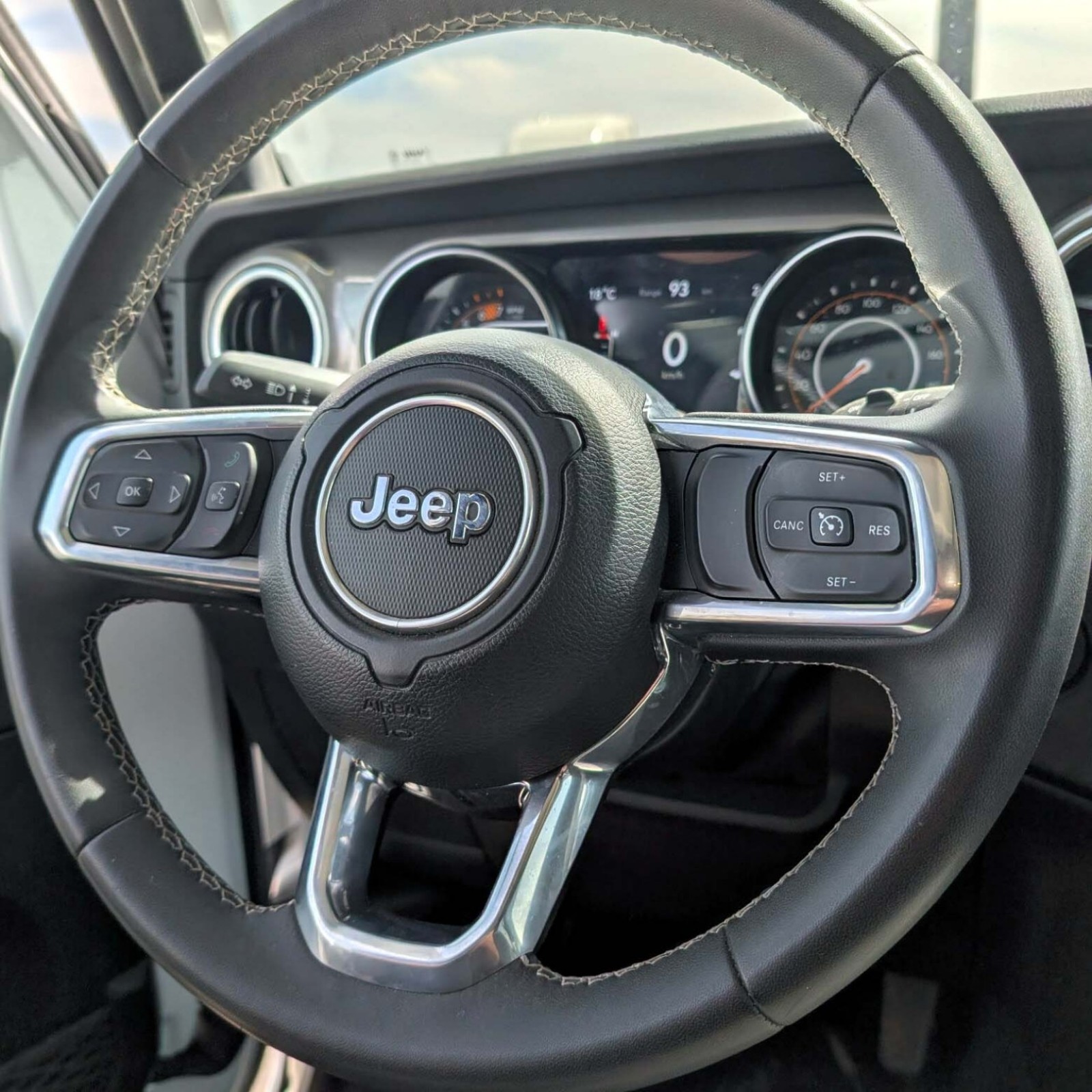 2023 Jeep Wrangler — photo 16