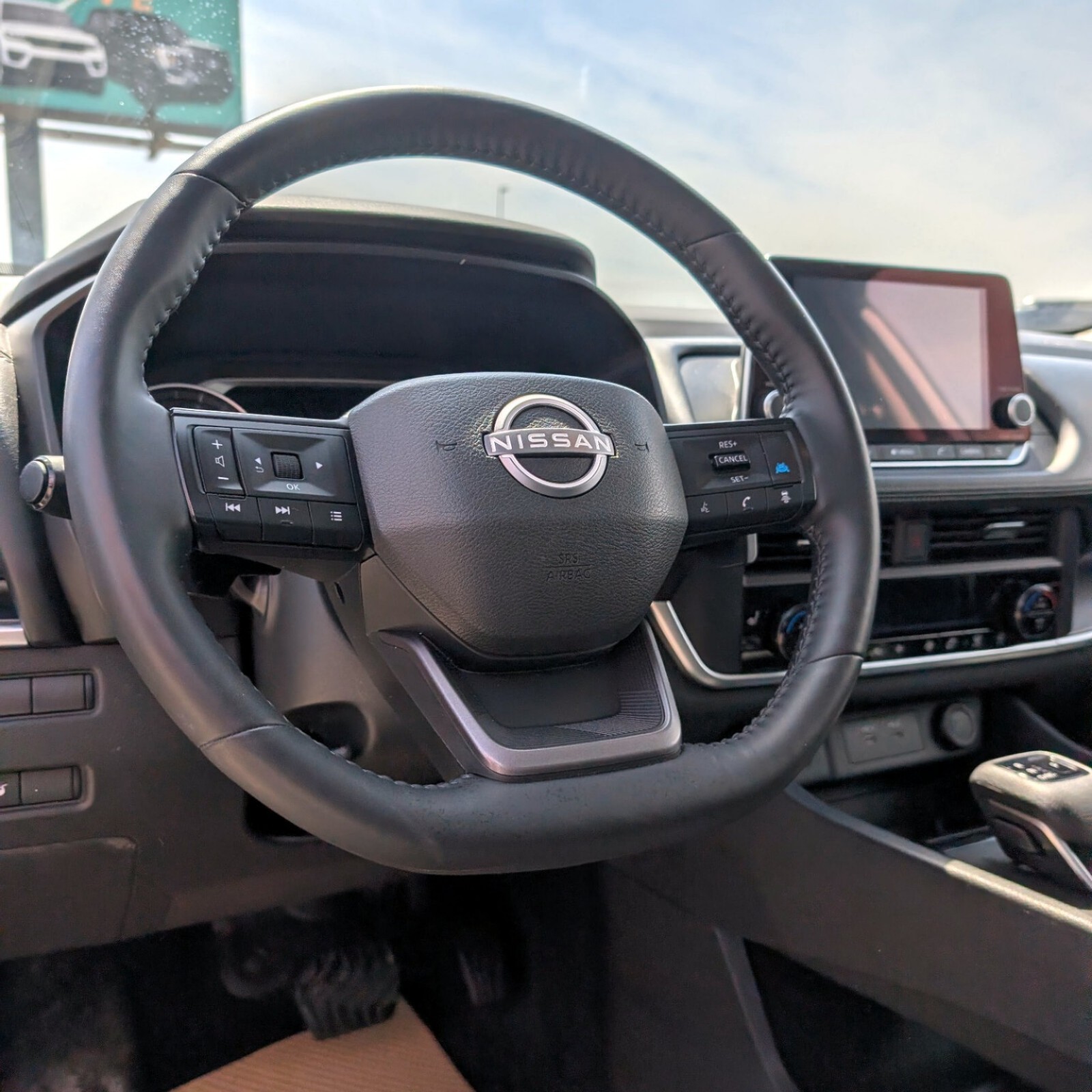 2025 Nissan Rogue — photo 14