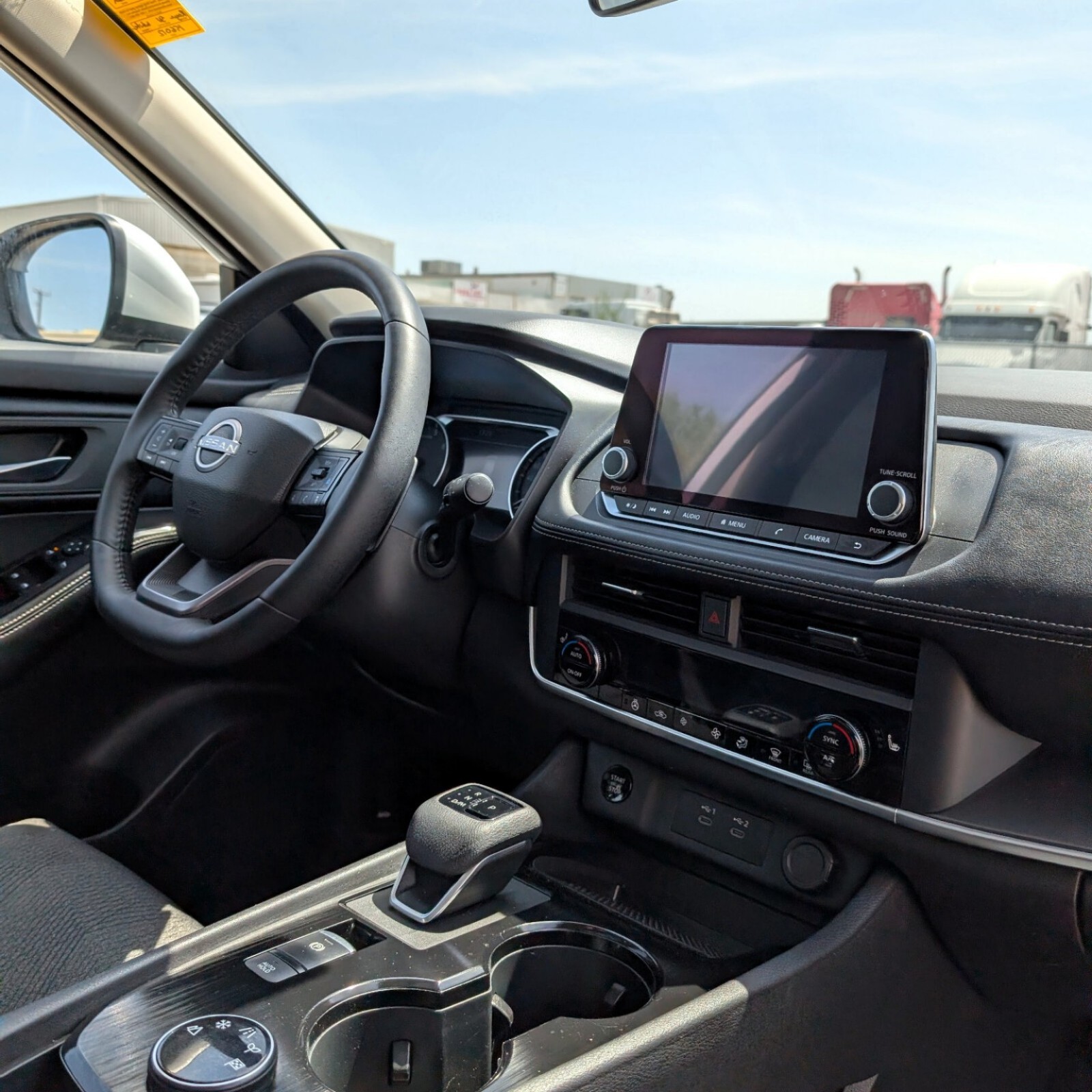 2025 Nissan Rogue — photo 9