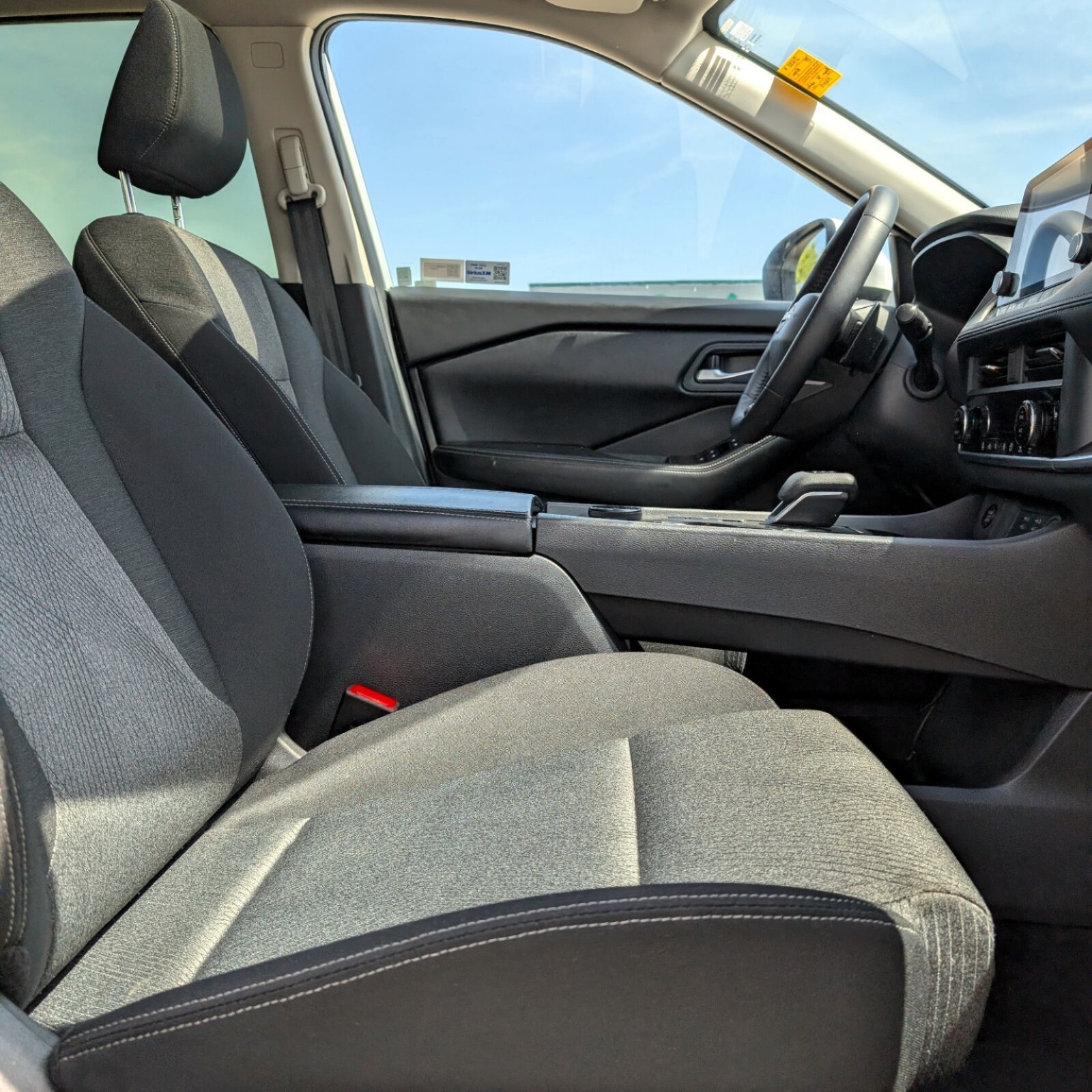 2025 Nissan Rogue — photo 10