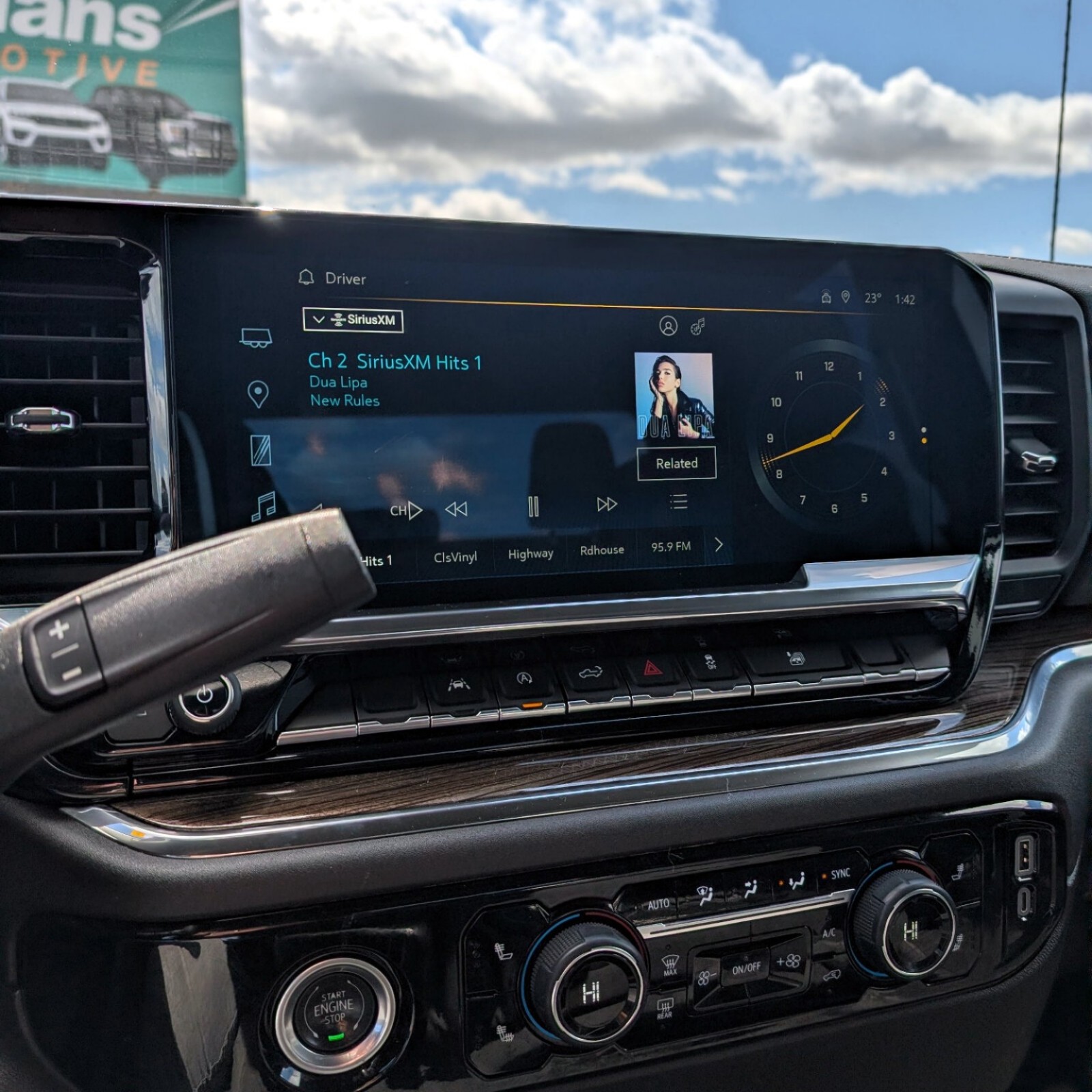 2024 Chevrolet Silverado 1500 — photo 19