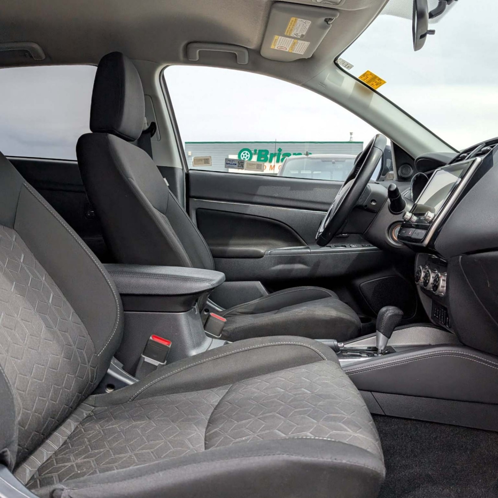 2021 Mitsubishi RVR — photo 10