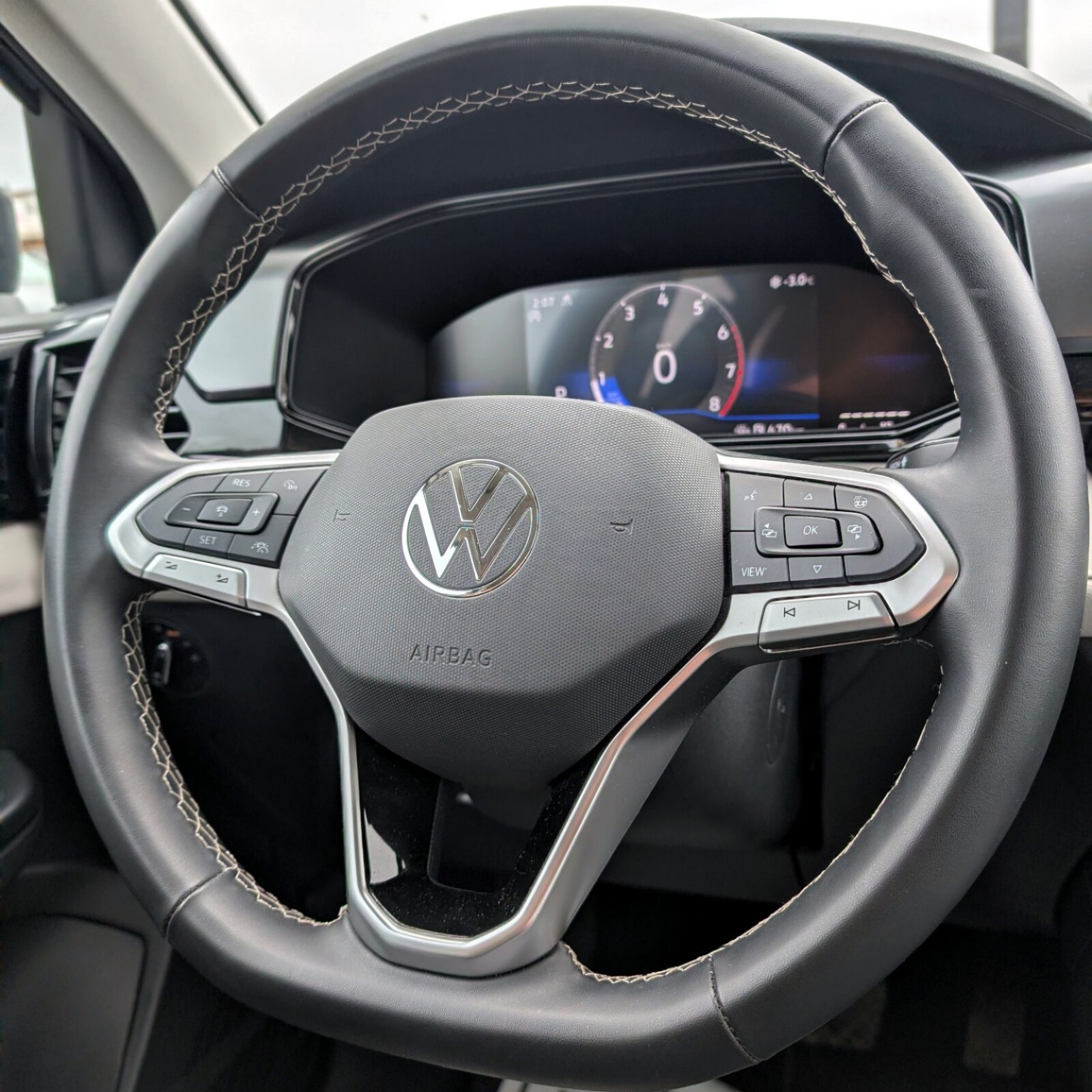 2025 Volkswagen Taos — photo 17