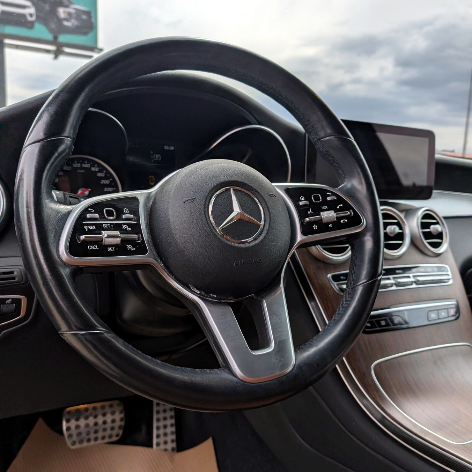 2022 Mercedes-Benz GLC — photo 13