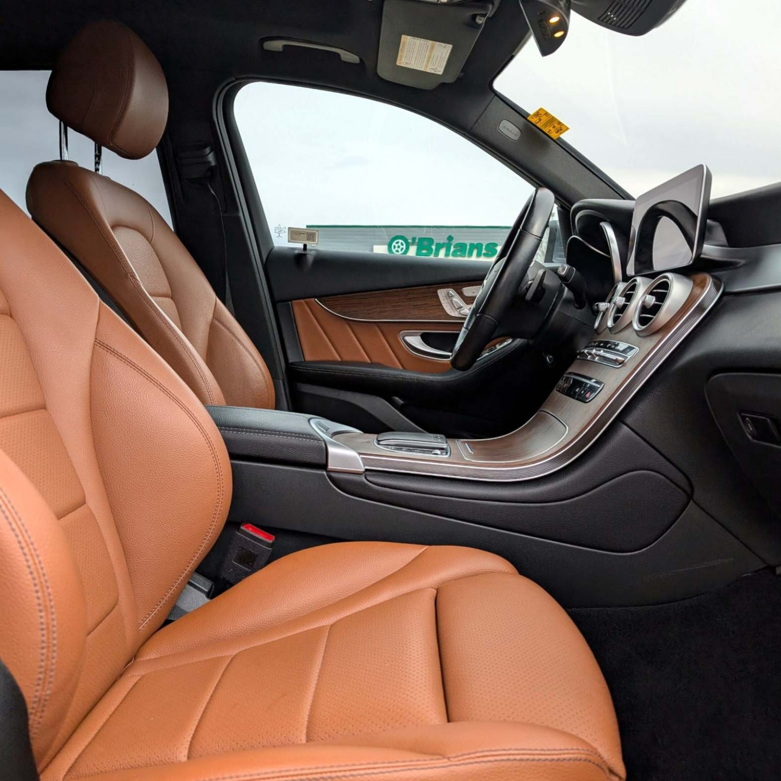 2022 Mercedes-Benz GLC — photo 10