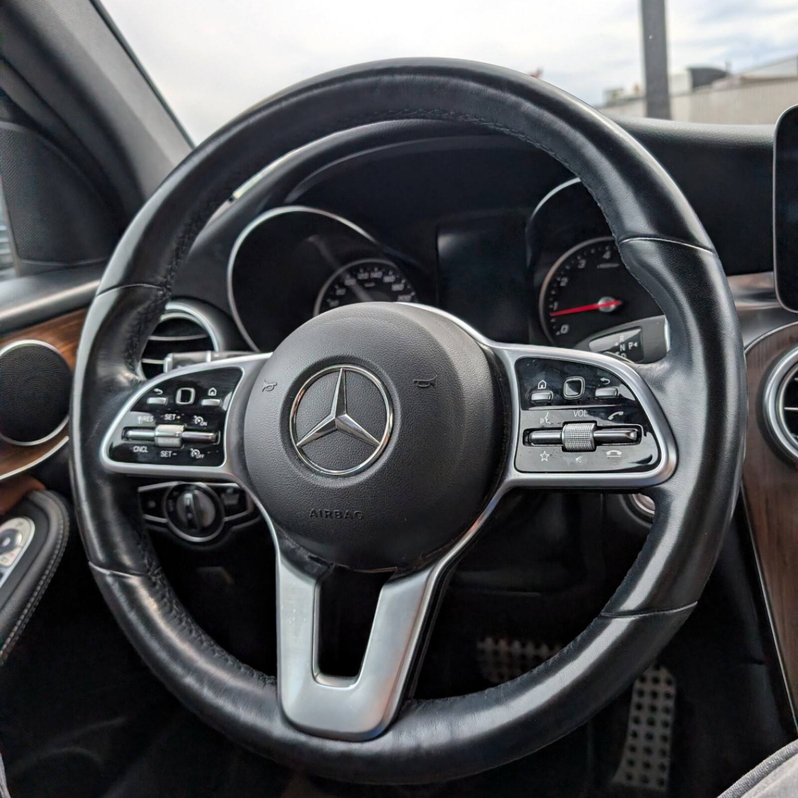 2022 Mercedes-Benz GLC — photo 20