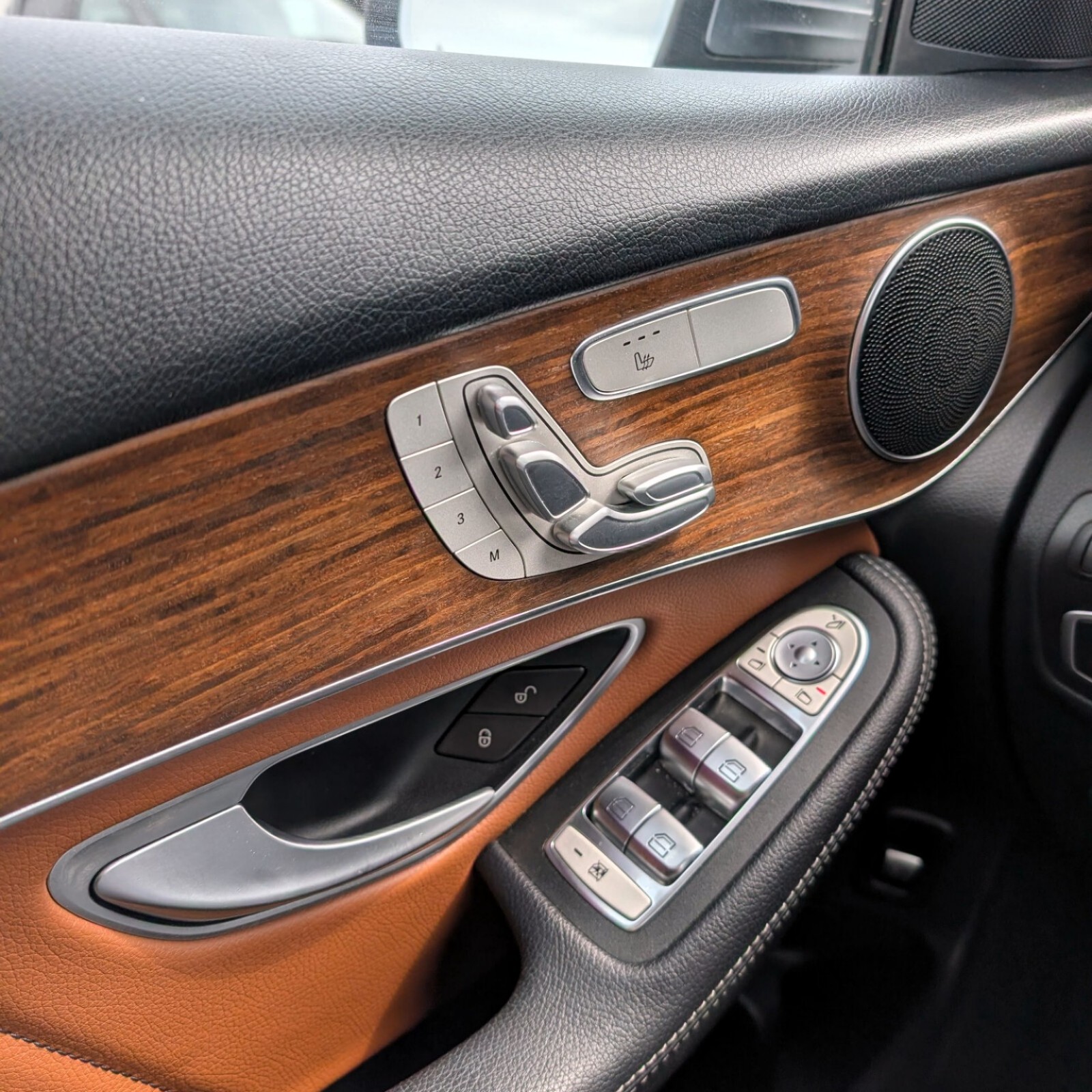 2022 Mercedes-Benz GLC — photo 19