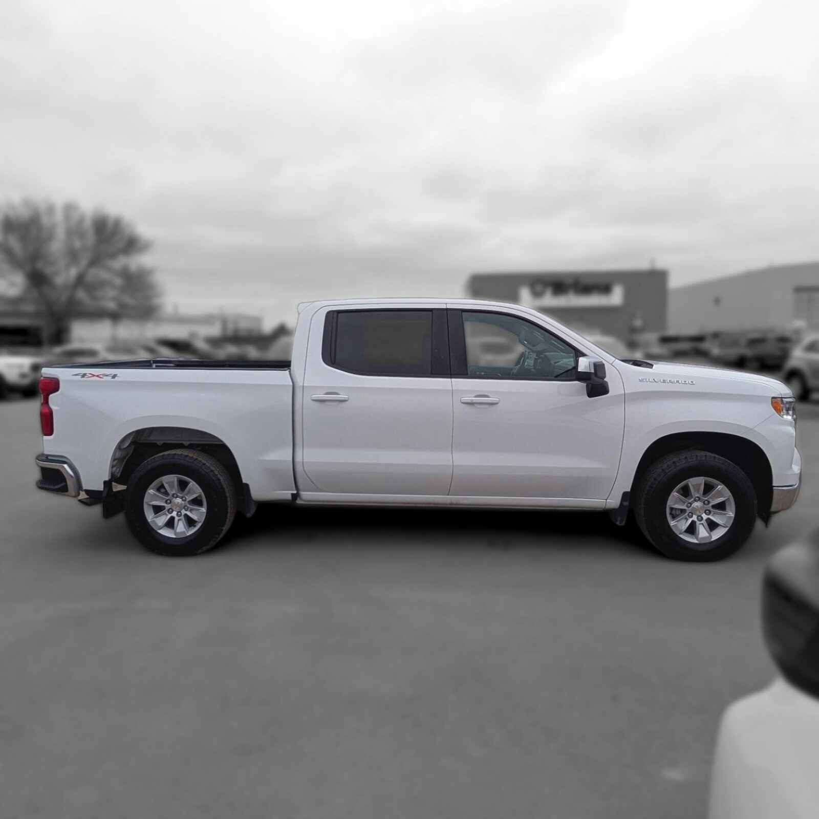 2025 Chevrolet Silverado 1500 — photo 2