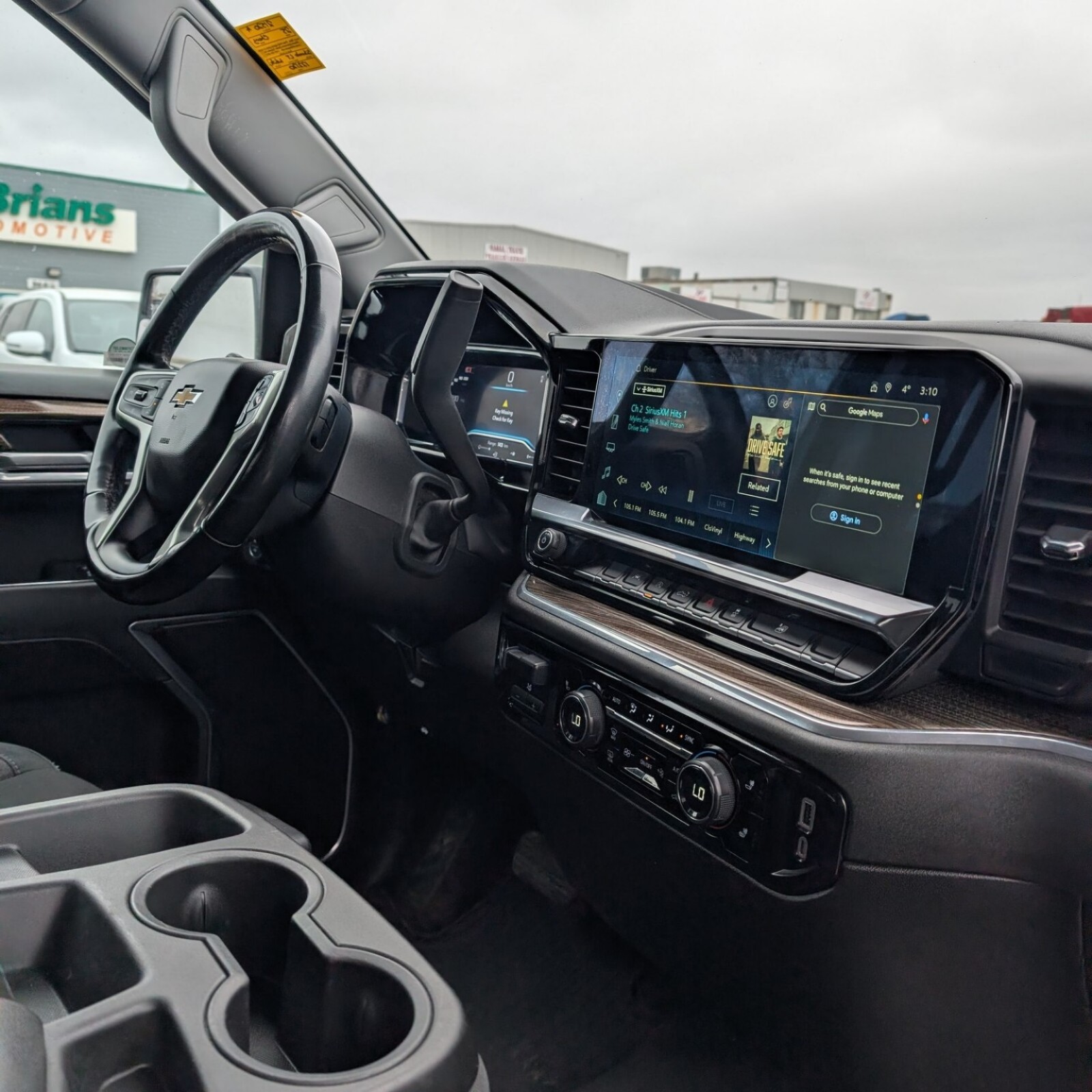 2025 Chevrolet Silverado 1500 — photo 11
