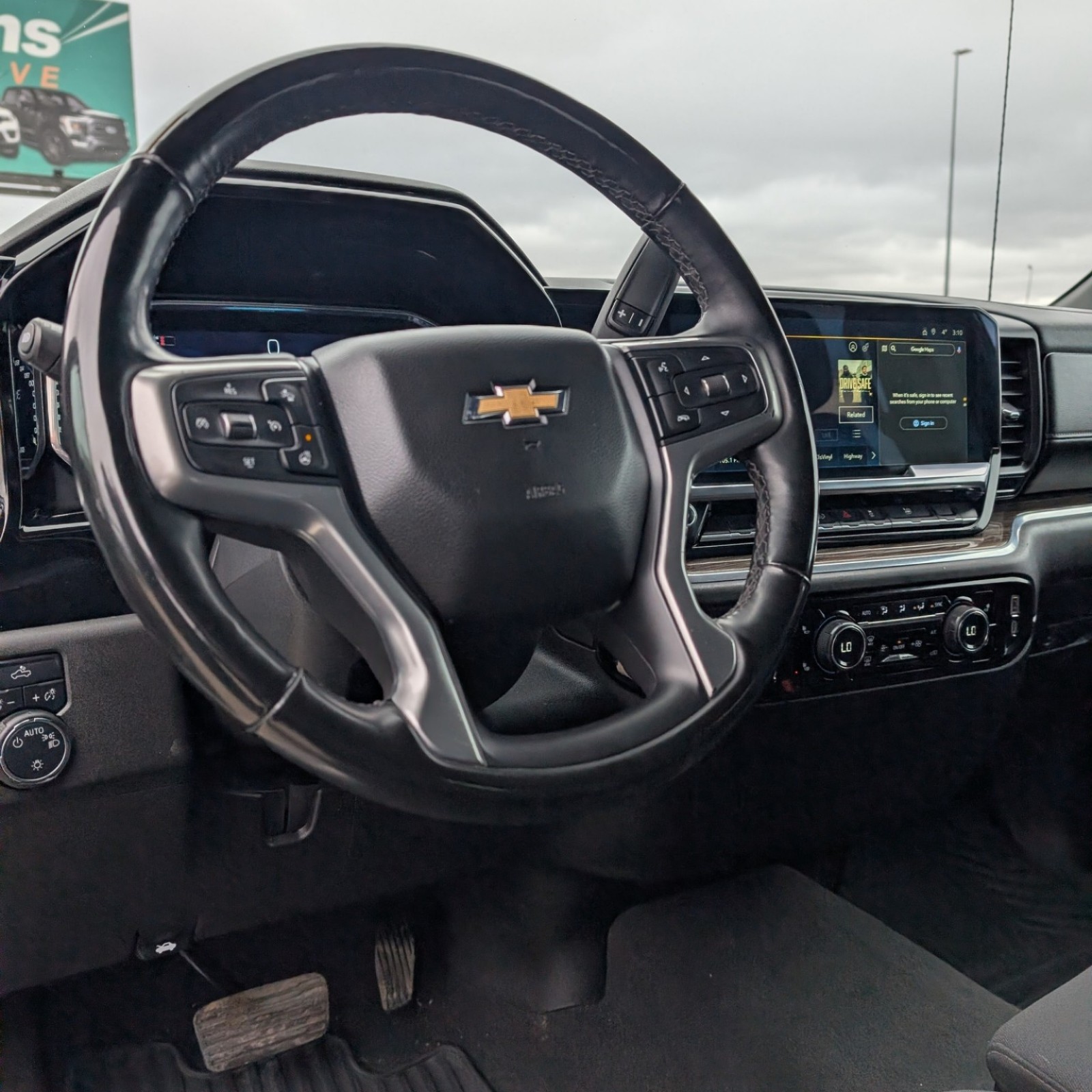 2025 Chevrolet Silverado 1500 — photo 14