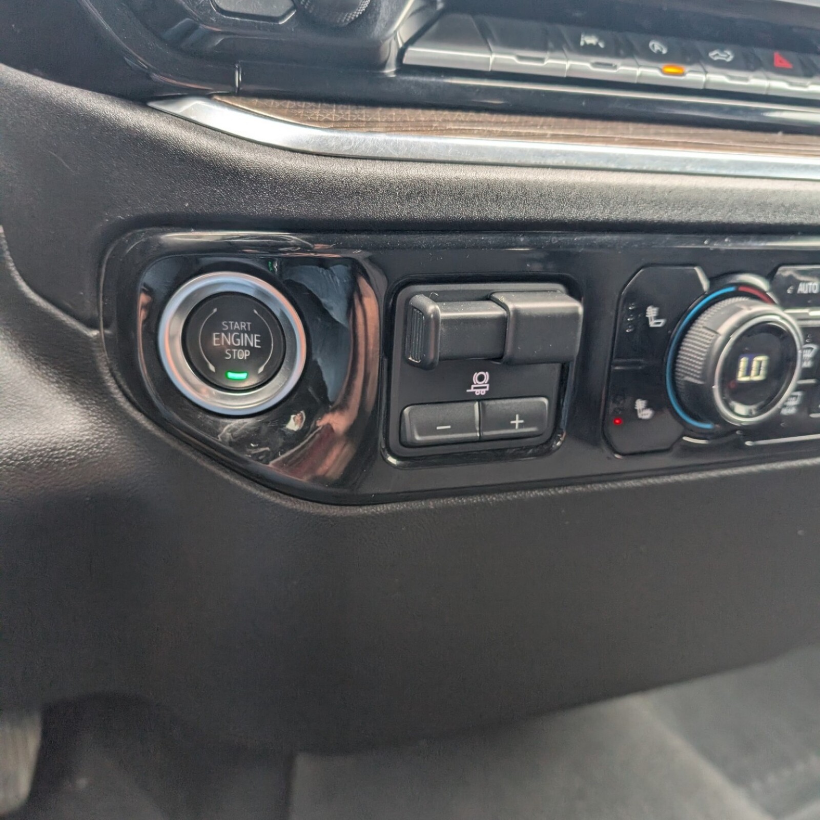2025 Chevrolet Silverado 1500 — photo 21