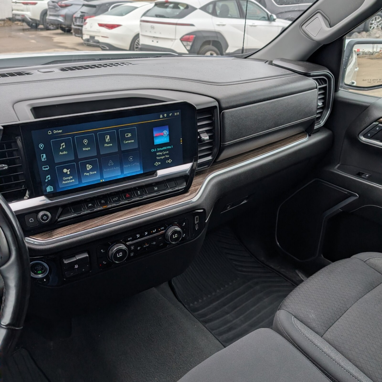 2025 Chevrolet Silverado 1500 — photo 22