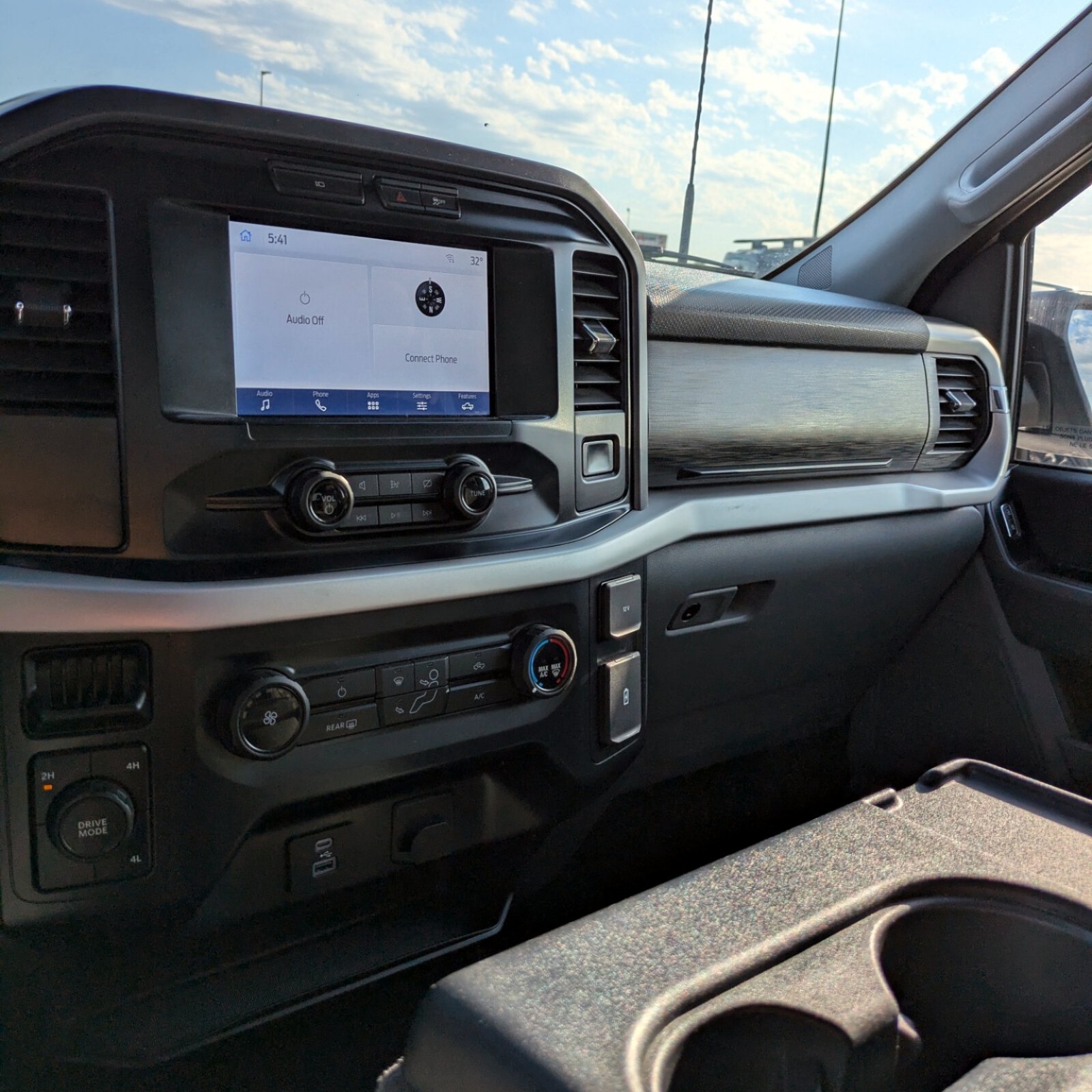 2022 Ford F-150 — photo 17