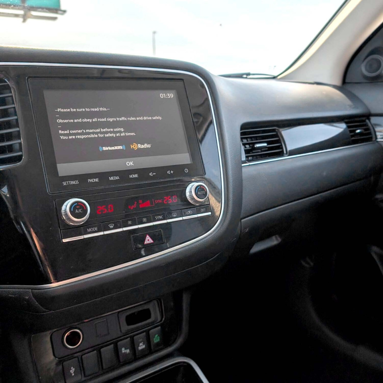 2020 Mitsubishi Outlander PHEV — photo 12