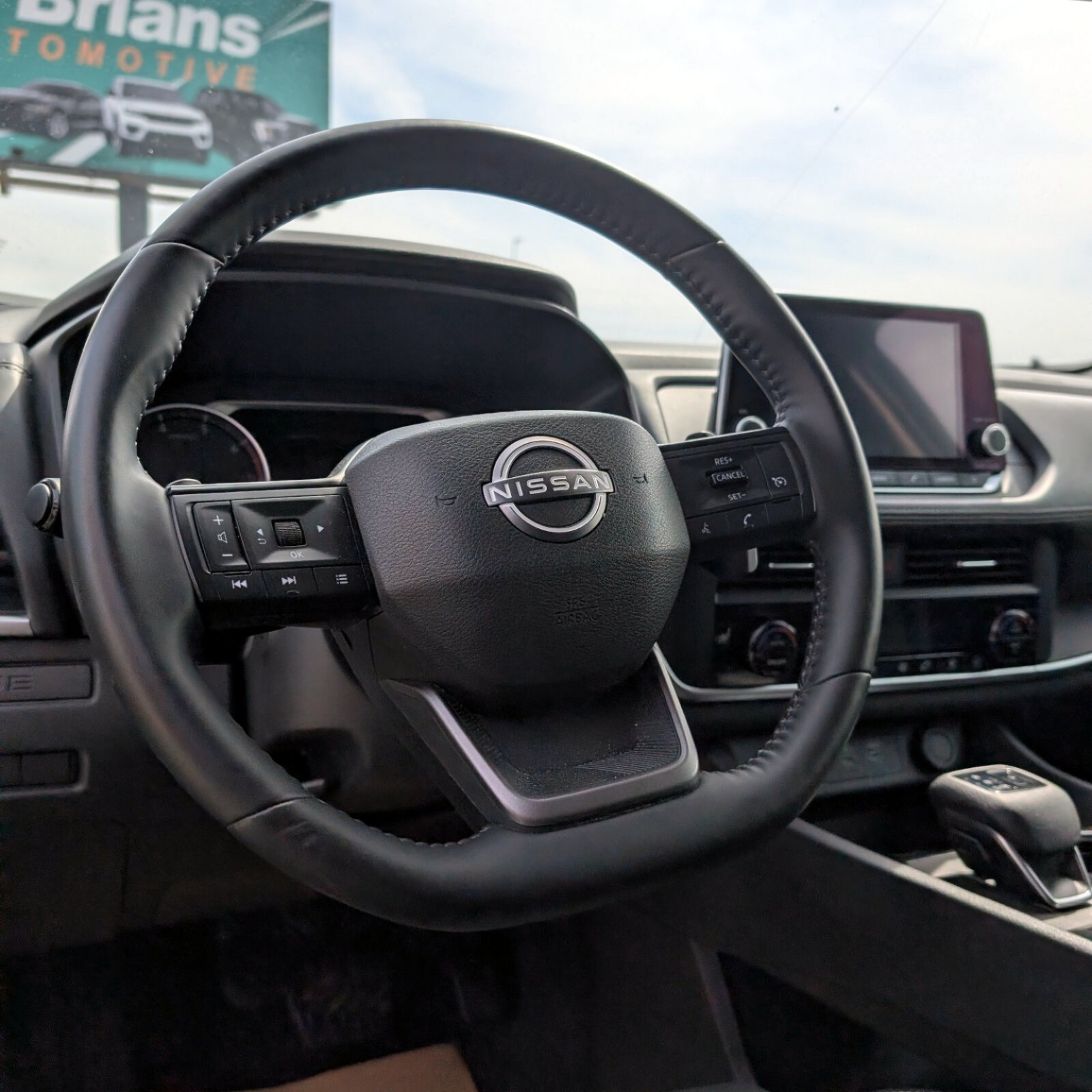 2025 Nissan Rogue — photo 10