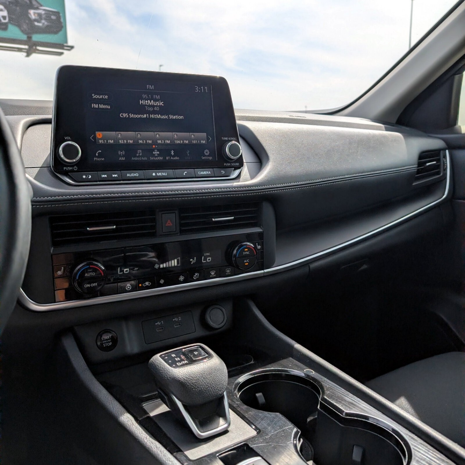 2025 Nissan Rogue — photo 12