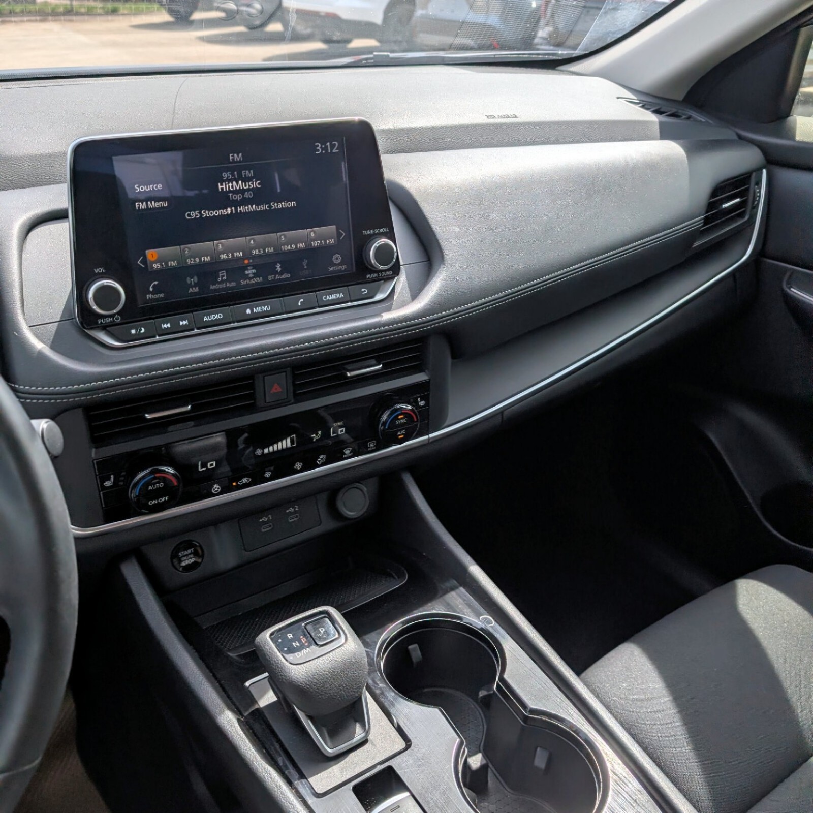 2025 Nissan Rogue — photo 15