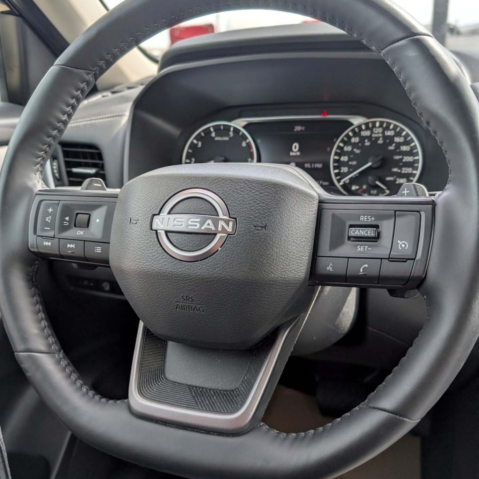 2025 Nissan Rogue — photo 14