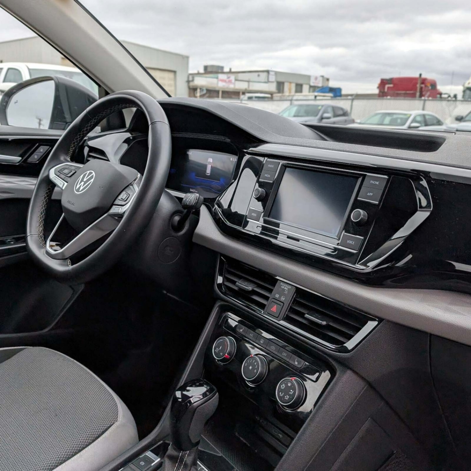 2024 Volkswagen Taos — photo 9