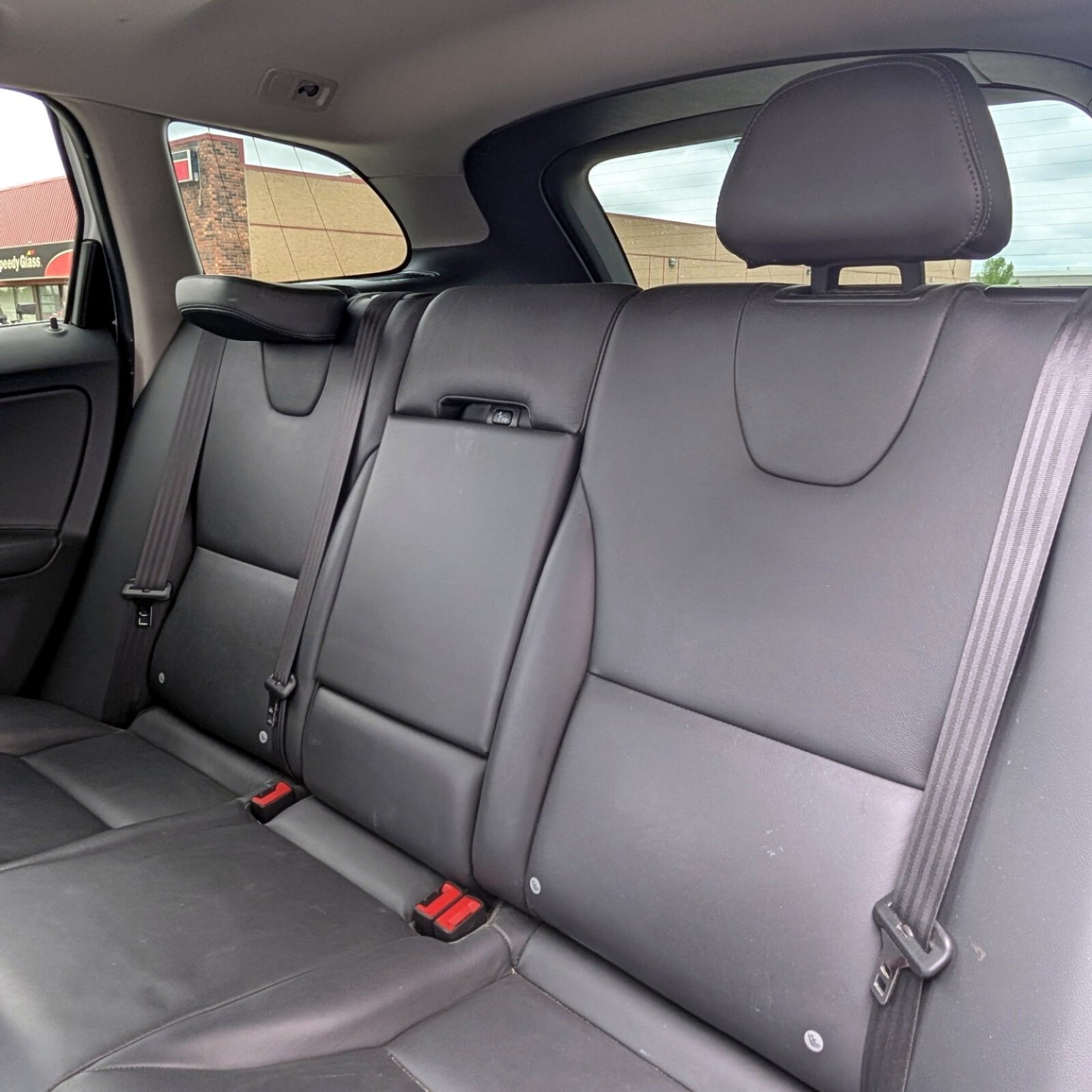 2017 Volvo XC60 — photo 11