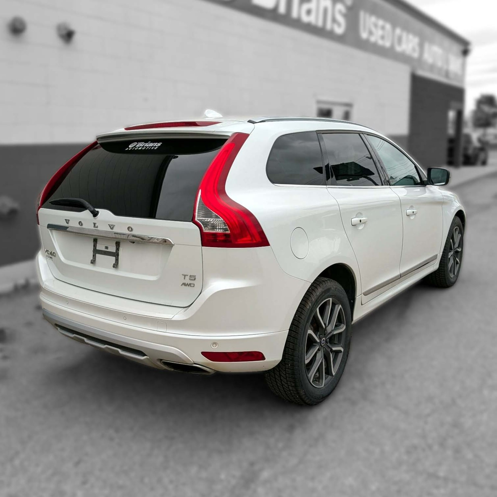 2017 Volvo XC60 — photo 8